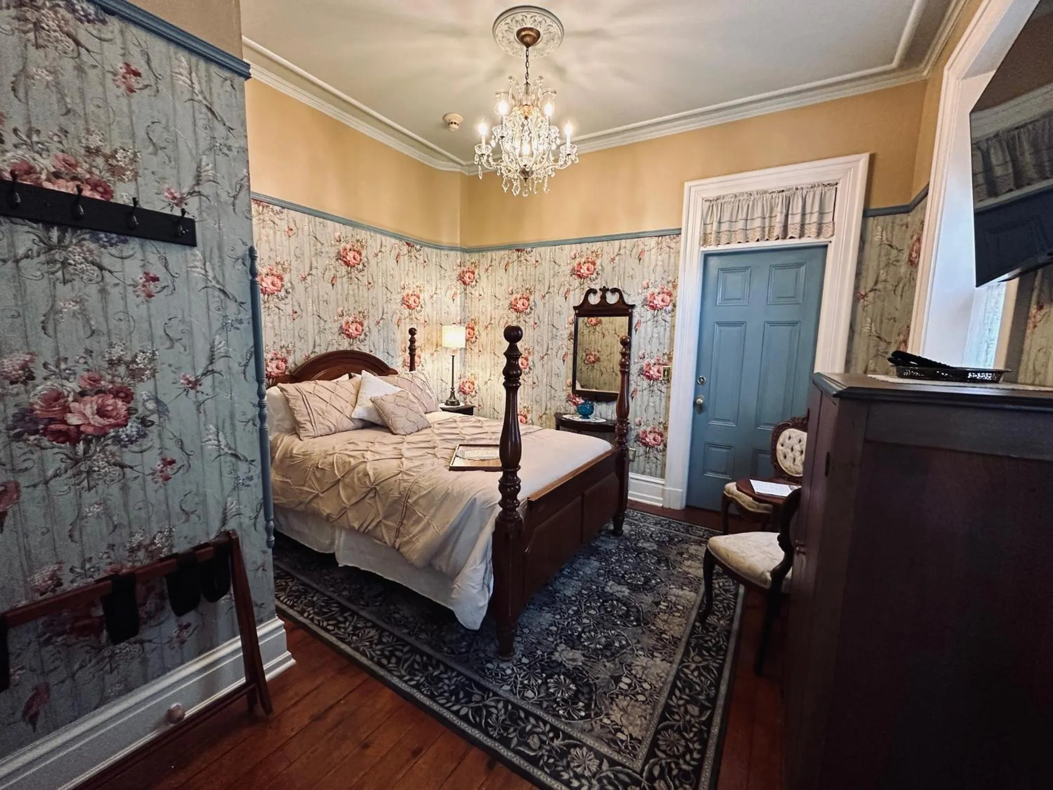 Bed in Susquehanna Manor Inn