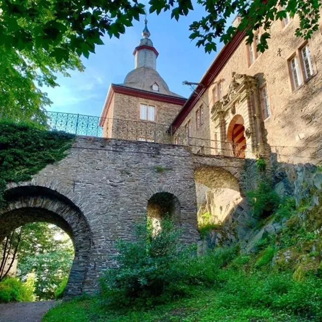 Property building in Hotel und Restaurant Burg Schnellenberg