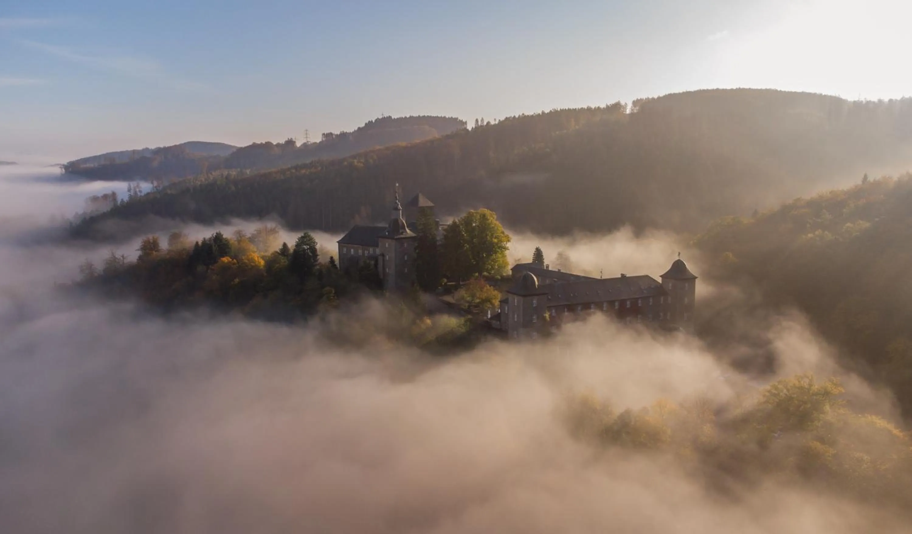 Property building in Hotel und Restaurant Burg Schnellenberg