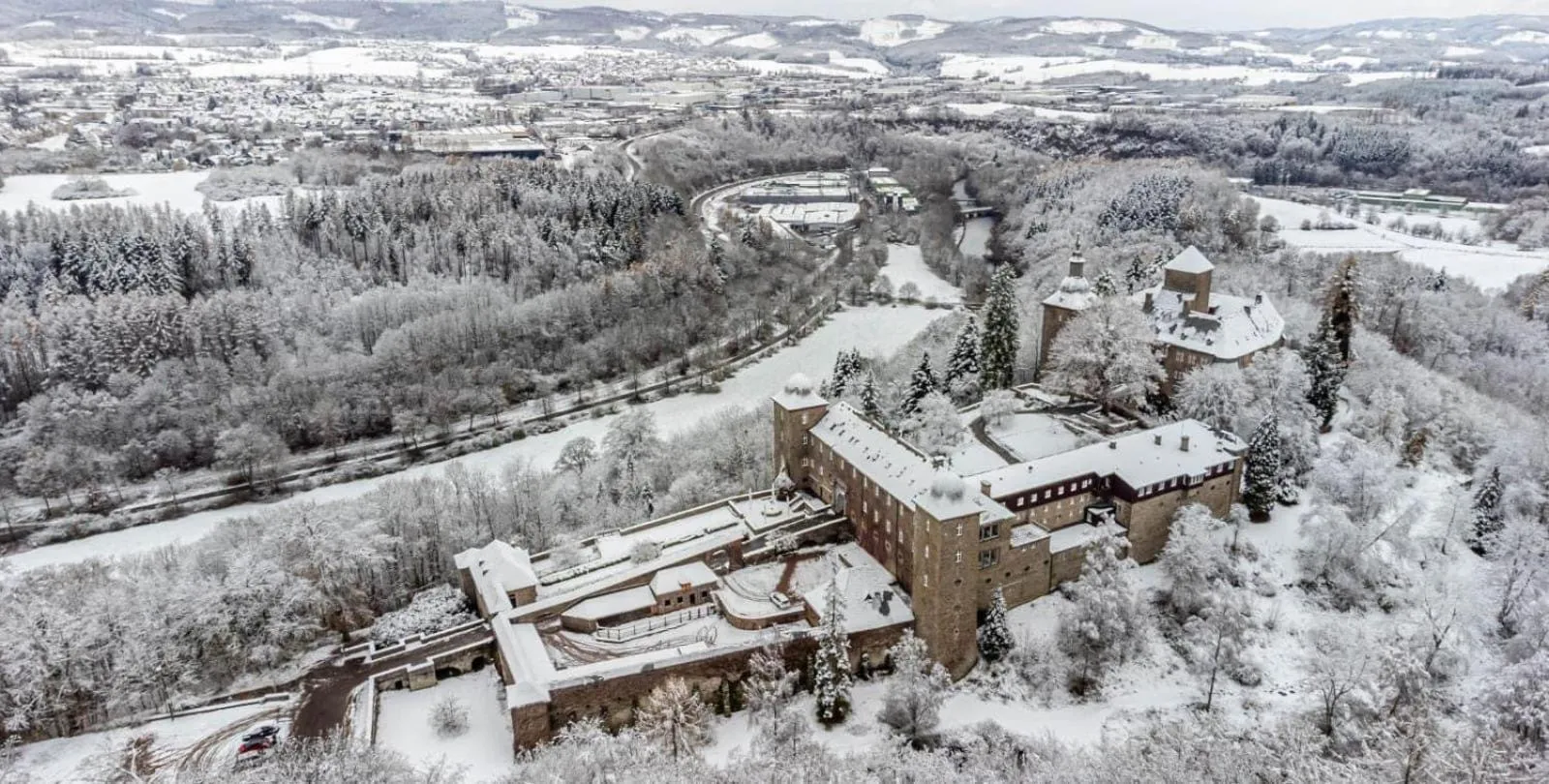 Property building in Hotel und Restaurant Burg Schnellenberg