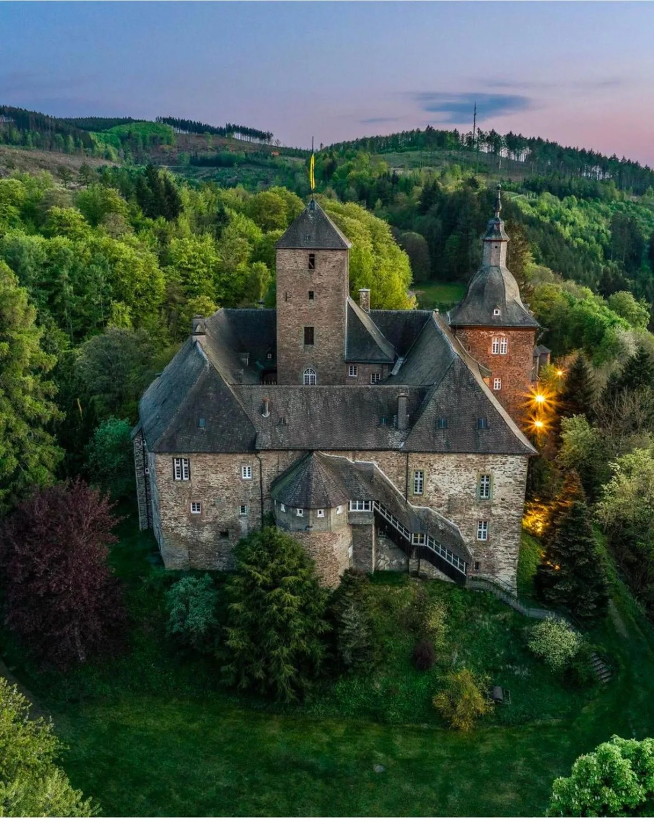 Property building in Hotel und Restaurant Burg Schnellenberg