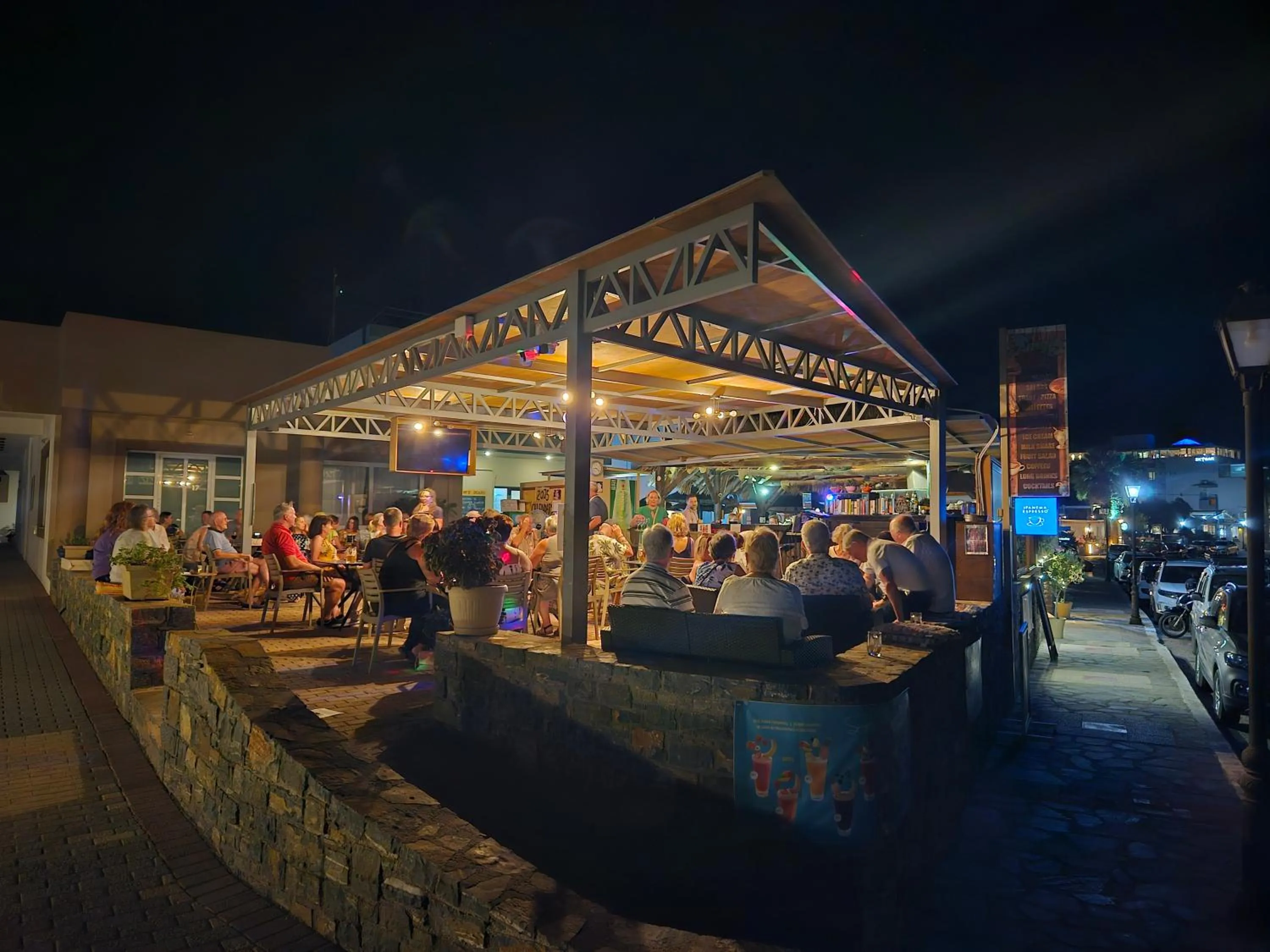 Nightclub / DJ in Elounda Sunrise Apartments