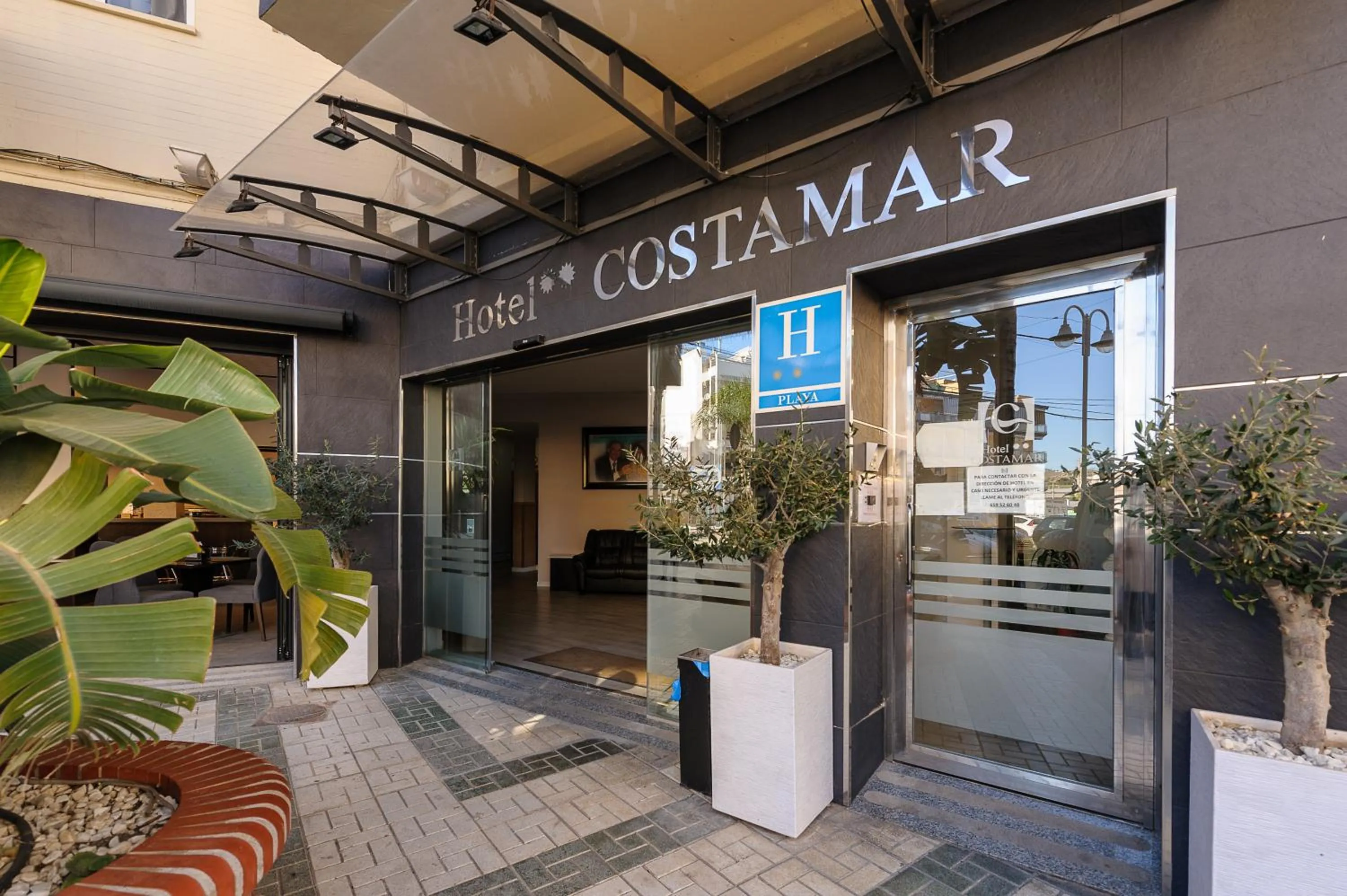 Facade/entrance in Hotel Costamar