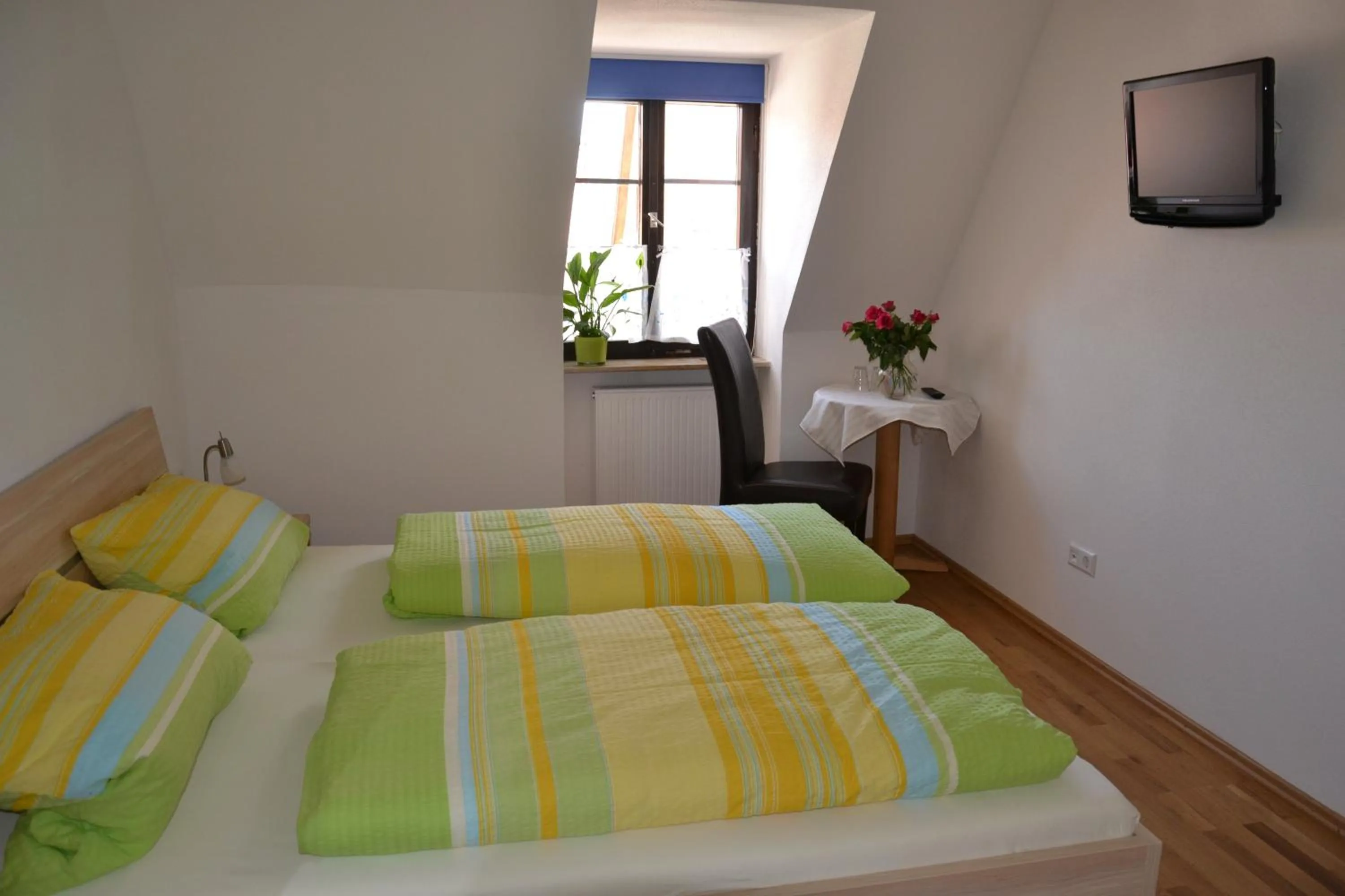 Photo of the whole room, Bed in Baumeisterhaus