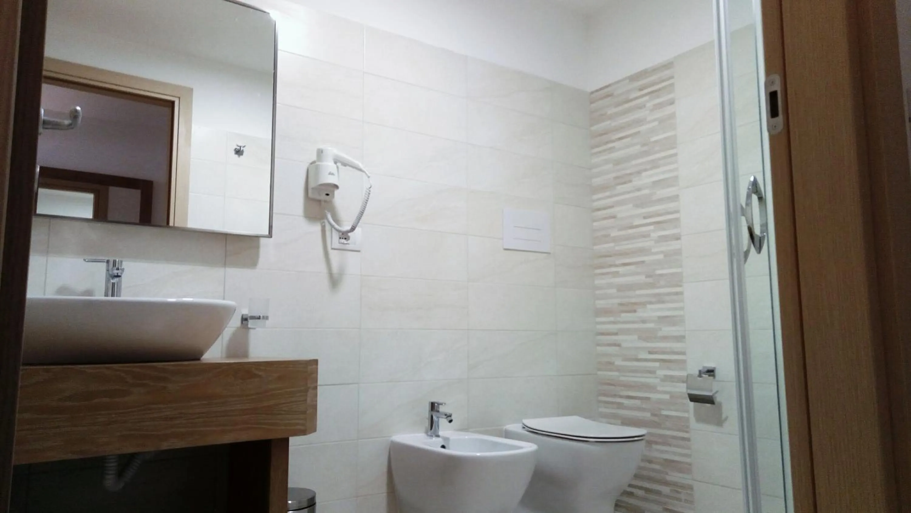 Shower in Hotel Maria