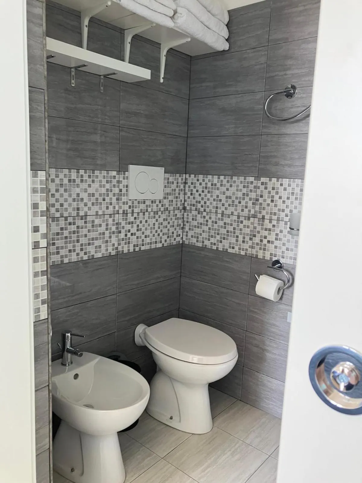 Bathroom in Jonio B&B