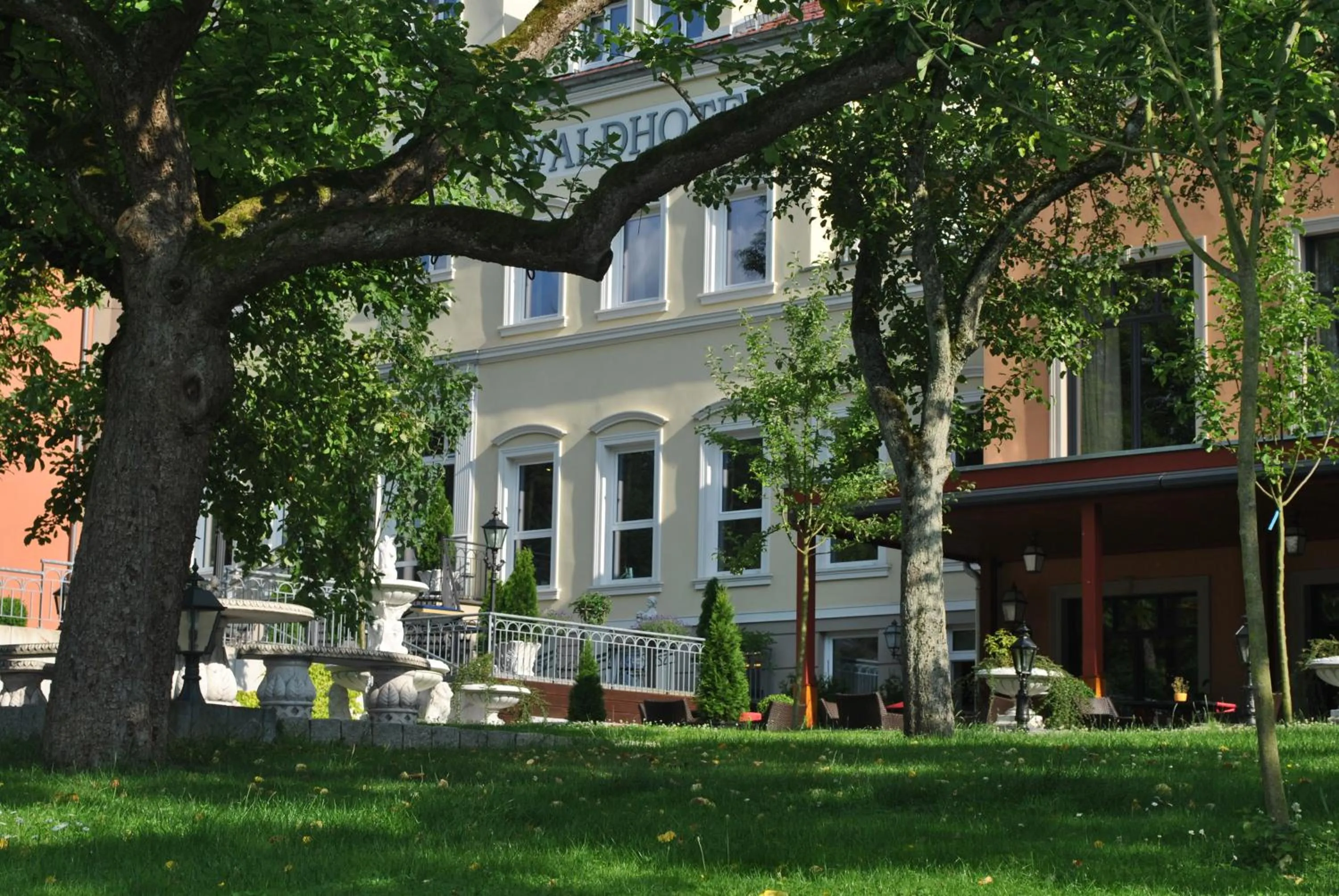 Facade/entrance in Waldhotel Rheinbach