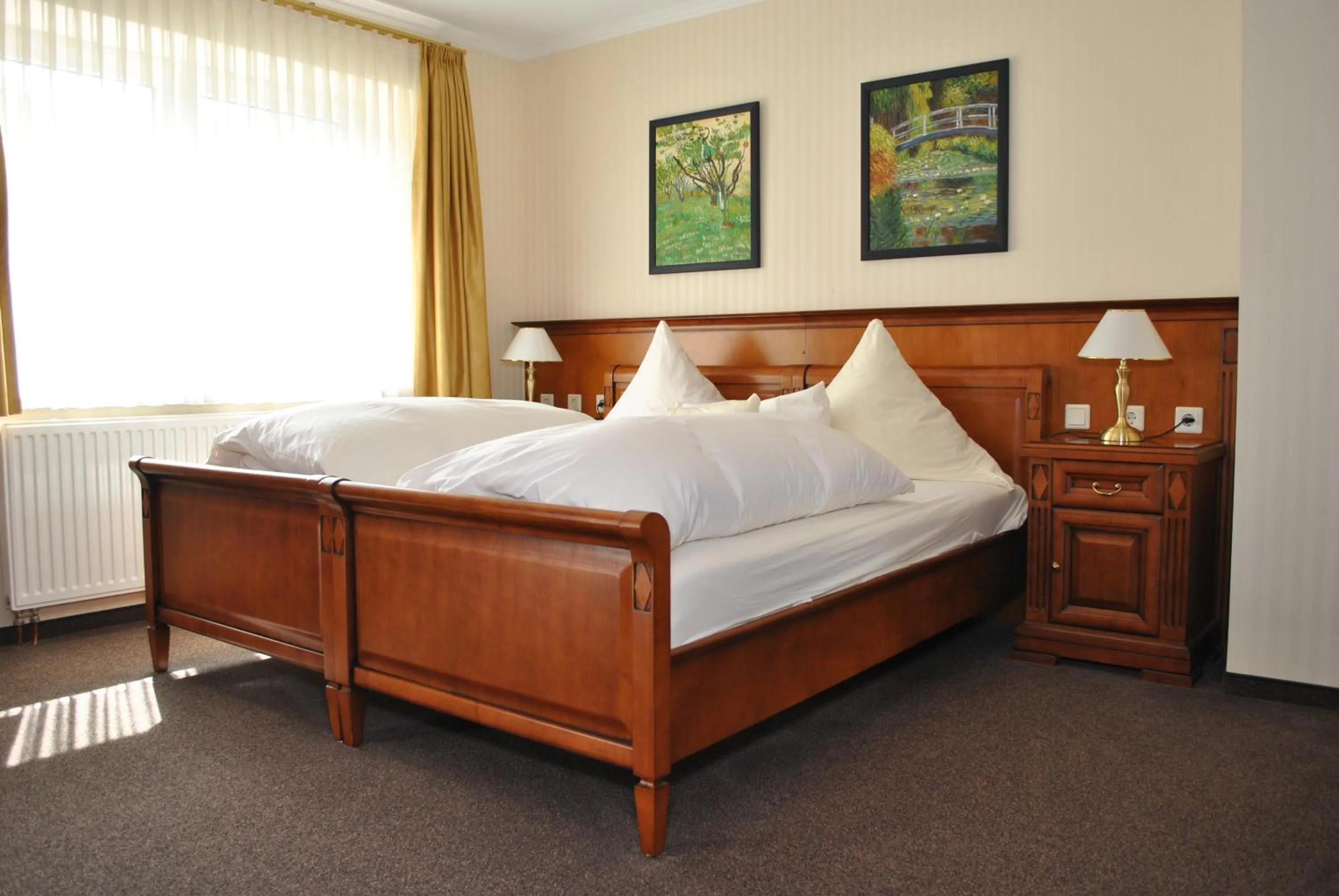 Bed in Waldhotel Rheinbach