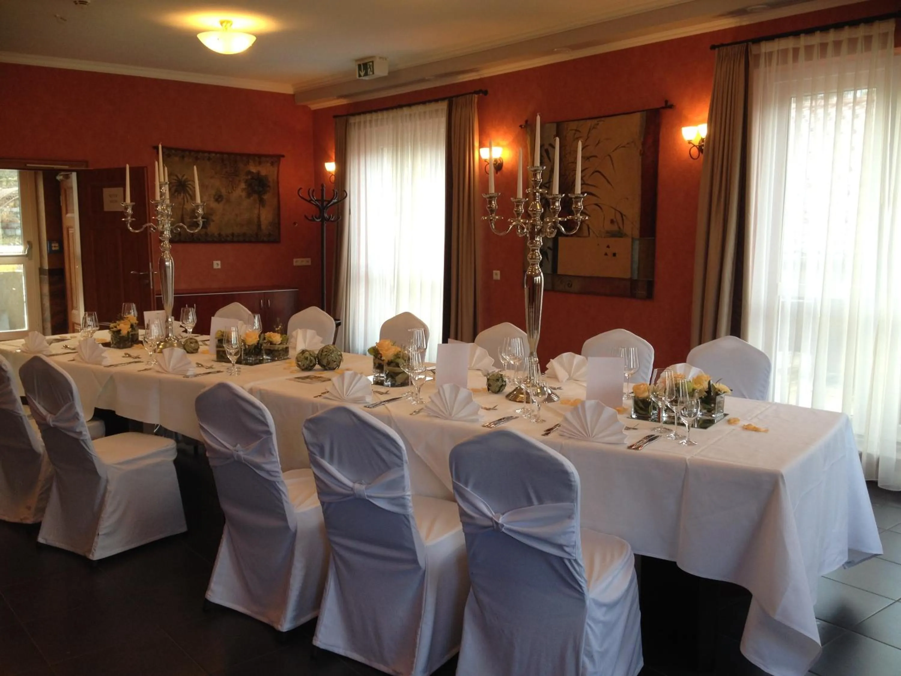 Restaurant/places to eat in Waldhotel Rheinbach