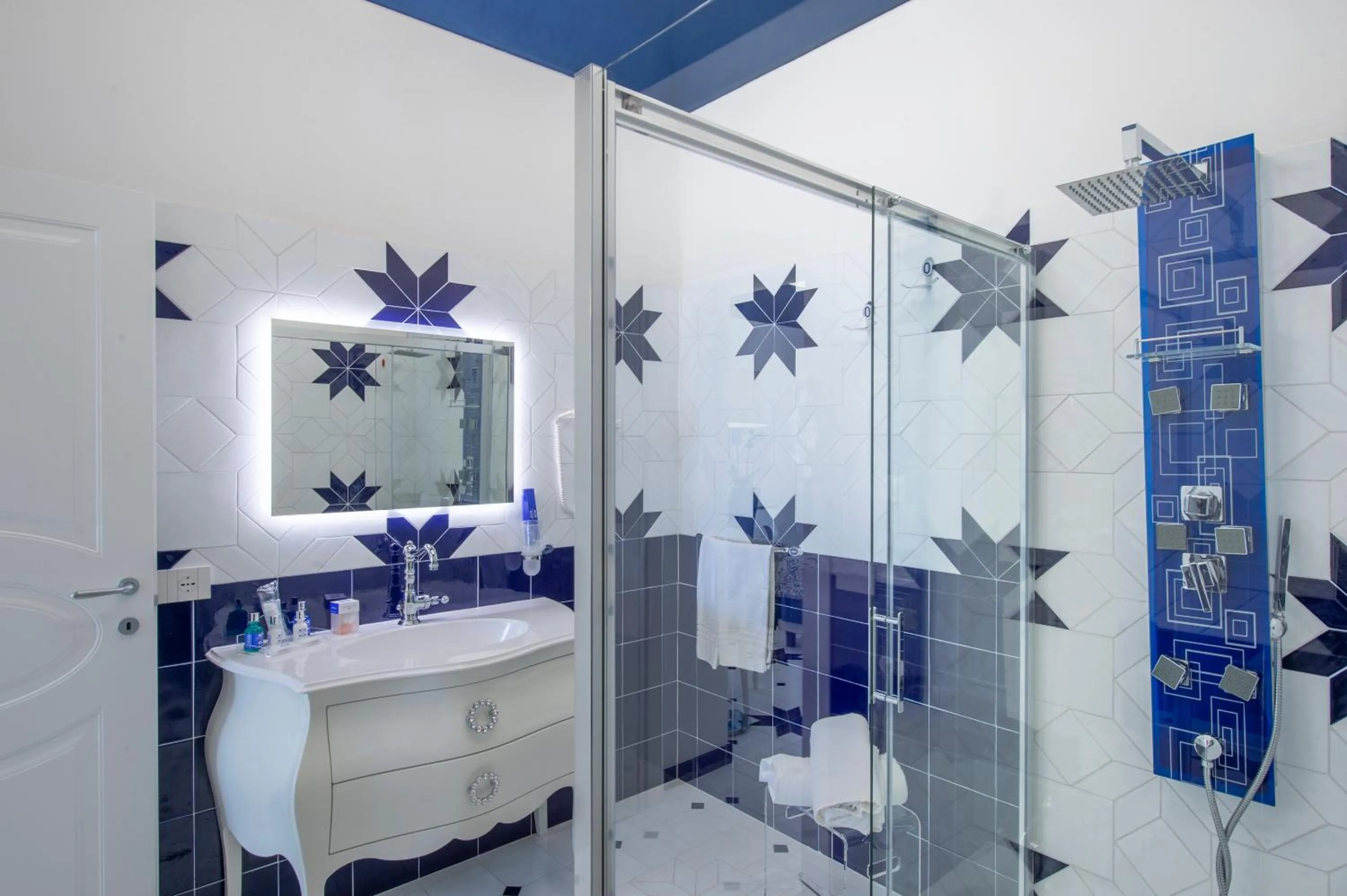 Shower in Hotel Villa Maria Pia