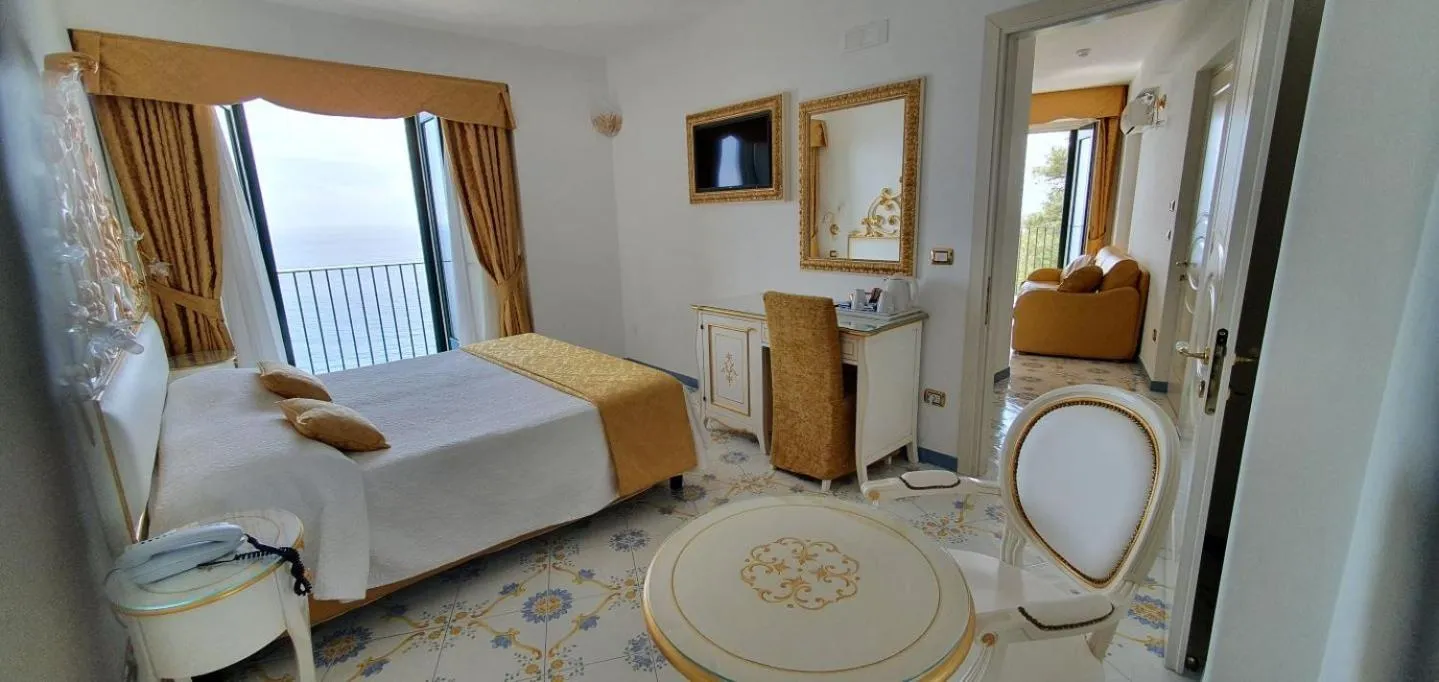 Decorative detail, Bed in Hotel Villa Maria Pia