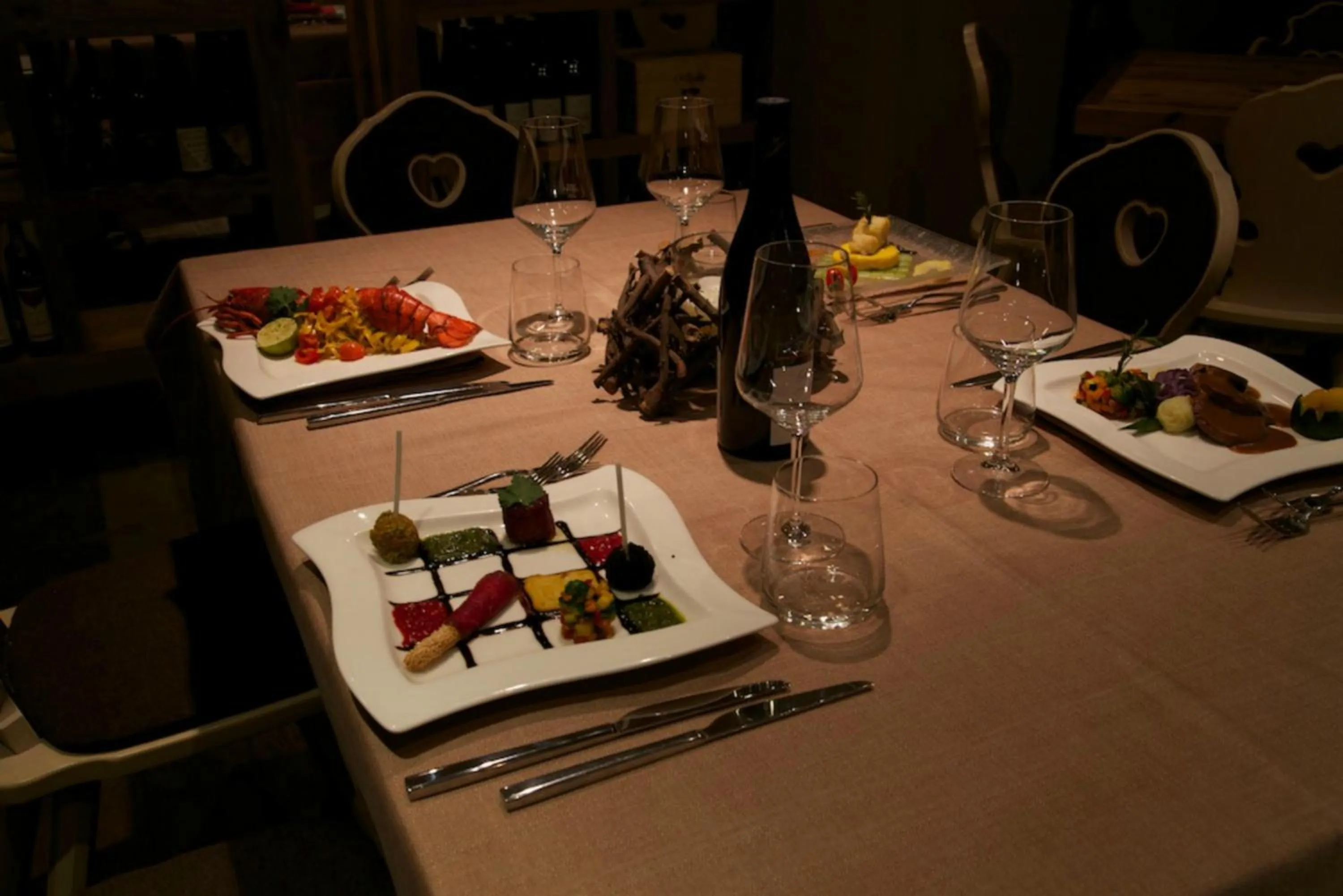 Restaurant/places to eat in Hotel La Chance