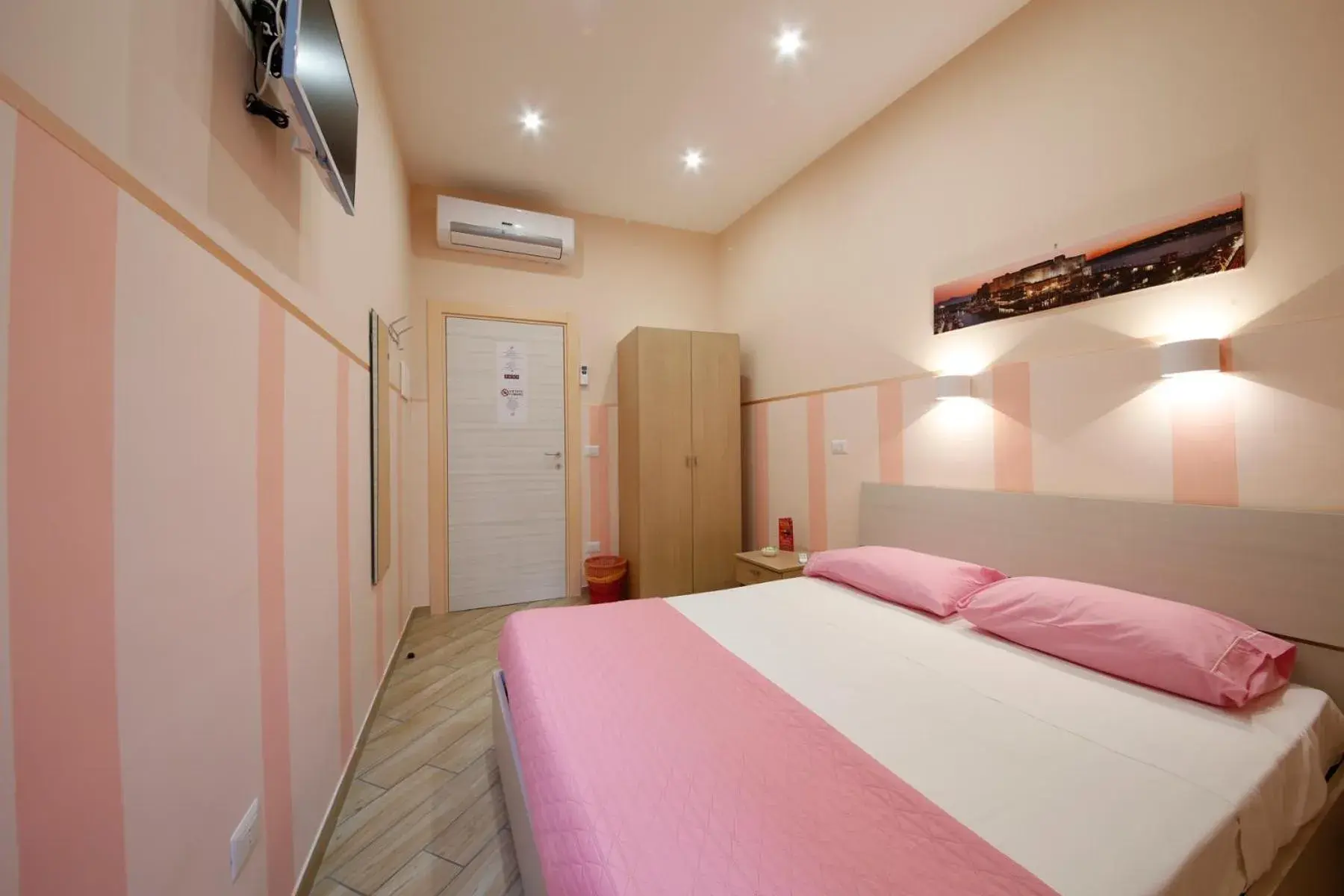 Double Room with Private External Bathroom in B&B Residenza Alba Double Room with Private External Bathroom in B&B Residenza Alba