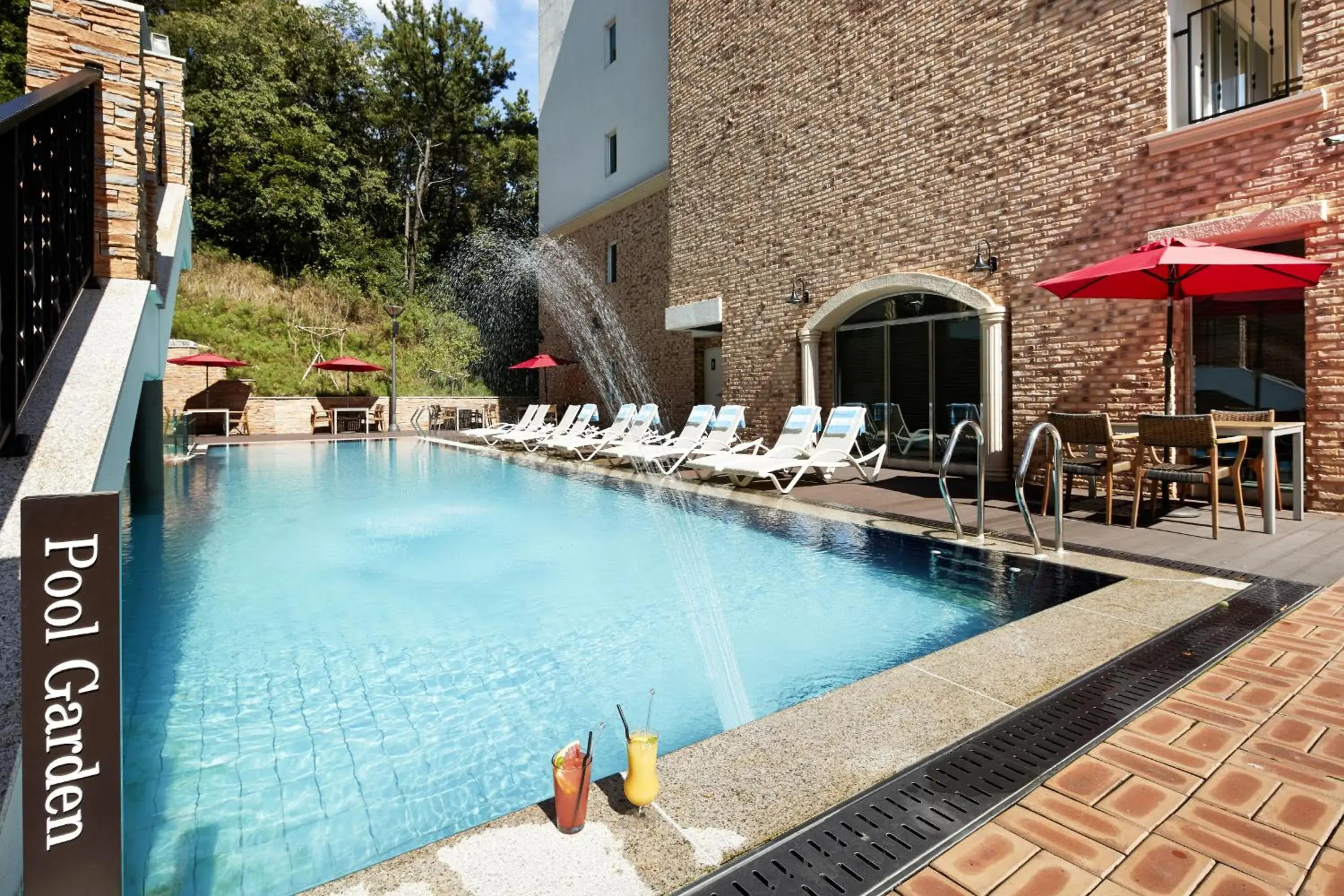 Swimming pool in Hotel Thesoom Forest Swimming pool in Hotel Thesoom Forest