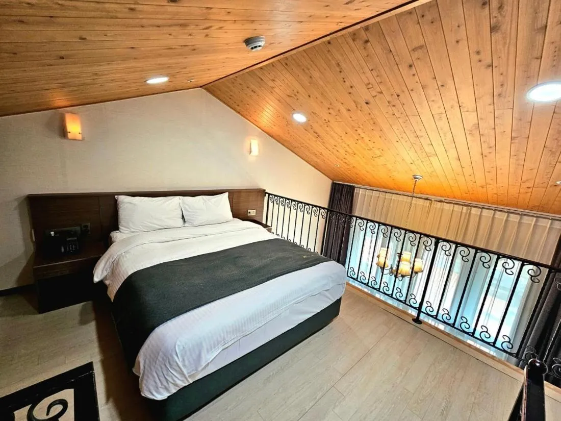 Bed in Hotel Thesoom Forest