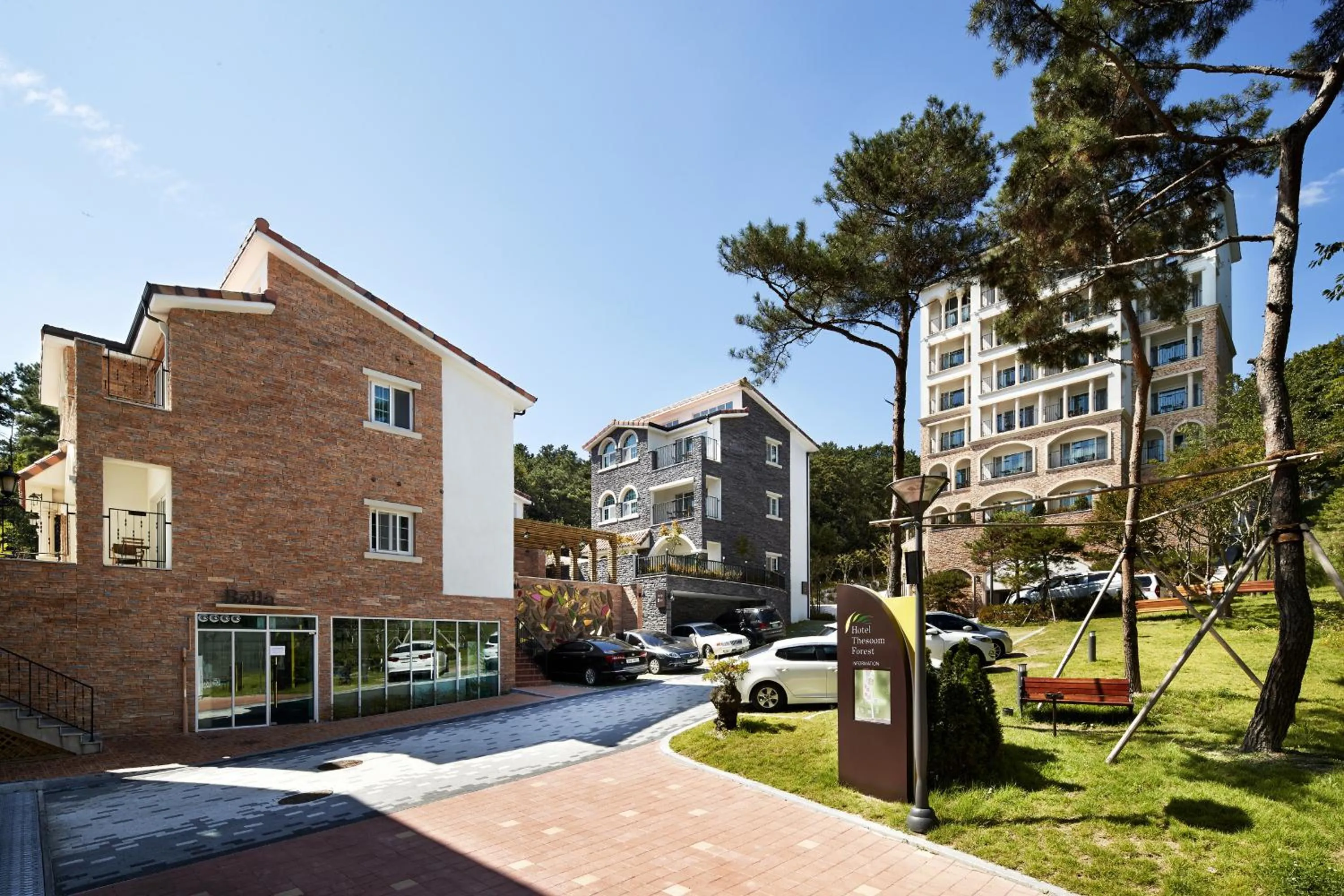 Property building in Hotel Thesoom Forest
