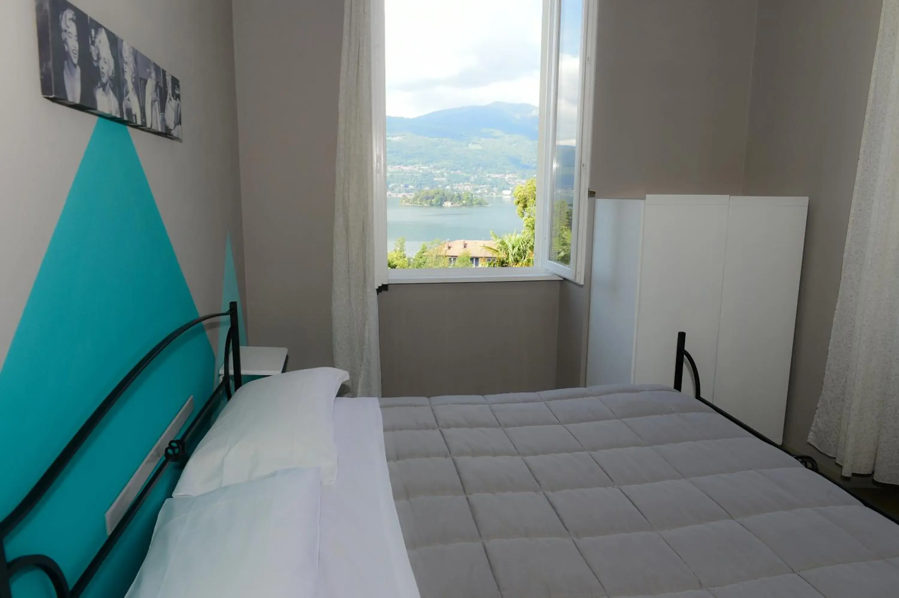 Quadruple Room with Shared Bathroom - single occupancy in Ostello Verbania Quadruple Room with Shared Bathroom - single occupancy in Ostello Verbania