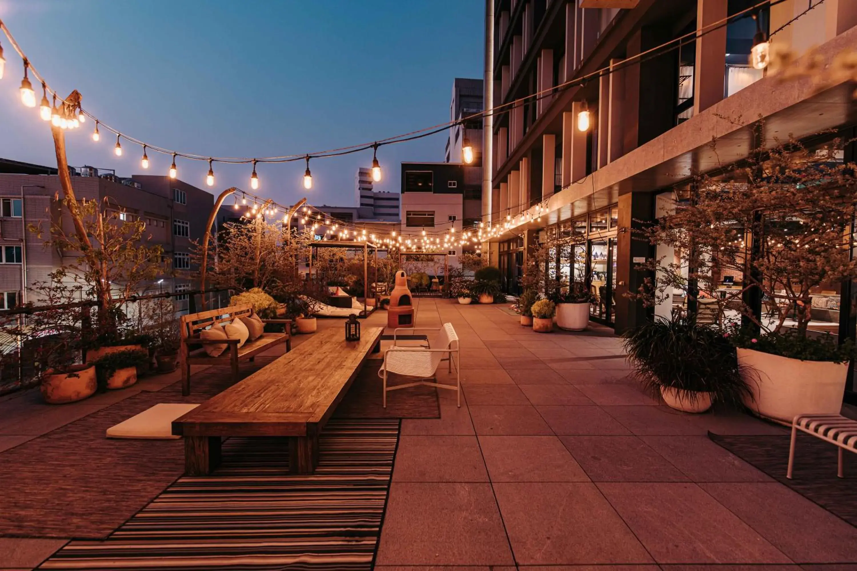 Garden view in U.I.J Hotel & Hostel Garden view in U.I.J Hotel & Hostel