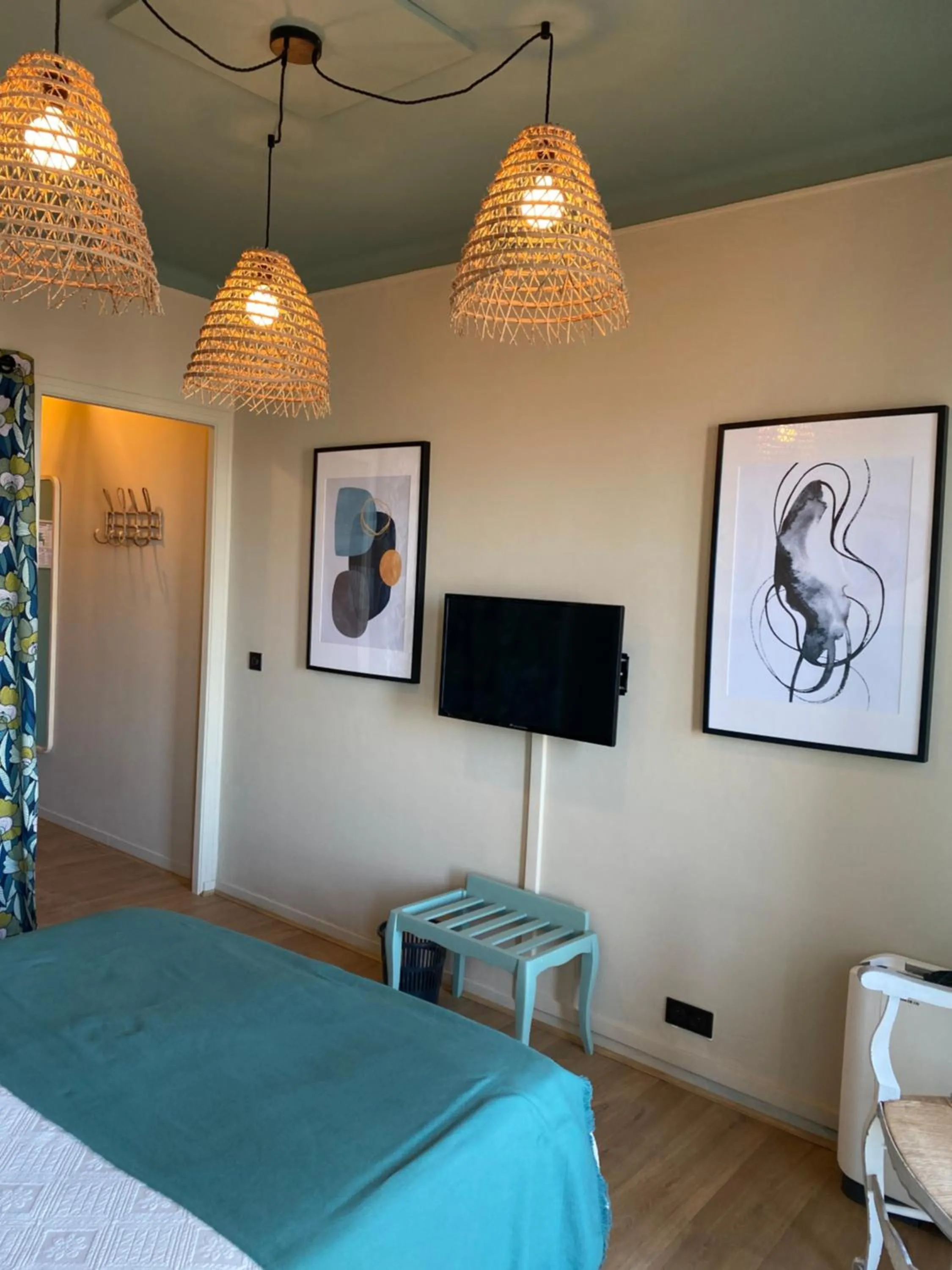 Bed in Hôtel Les Alizés