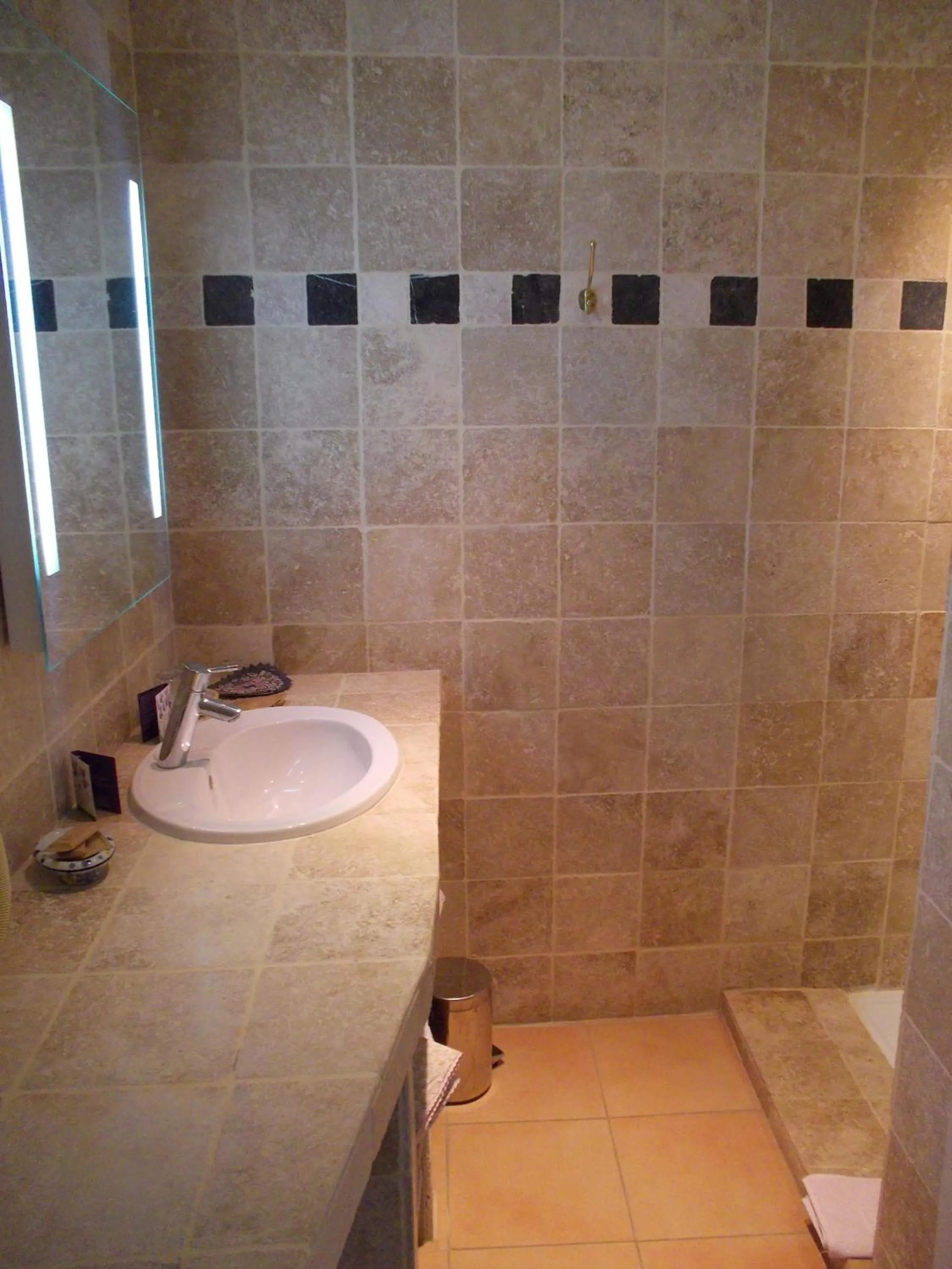 Bathroom in Hôtel Les Alizés