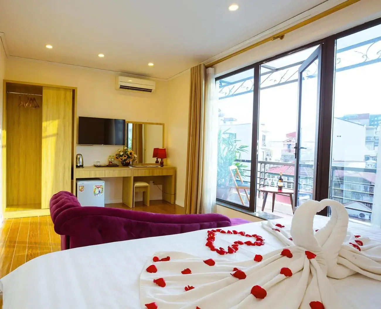 Bed in Royal Hotel Ha noi Bed in Royal Hotel Ha noi