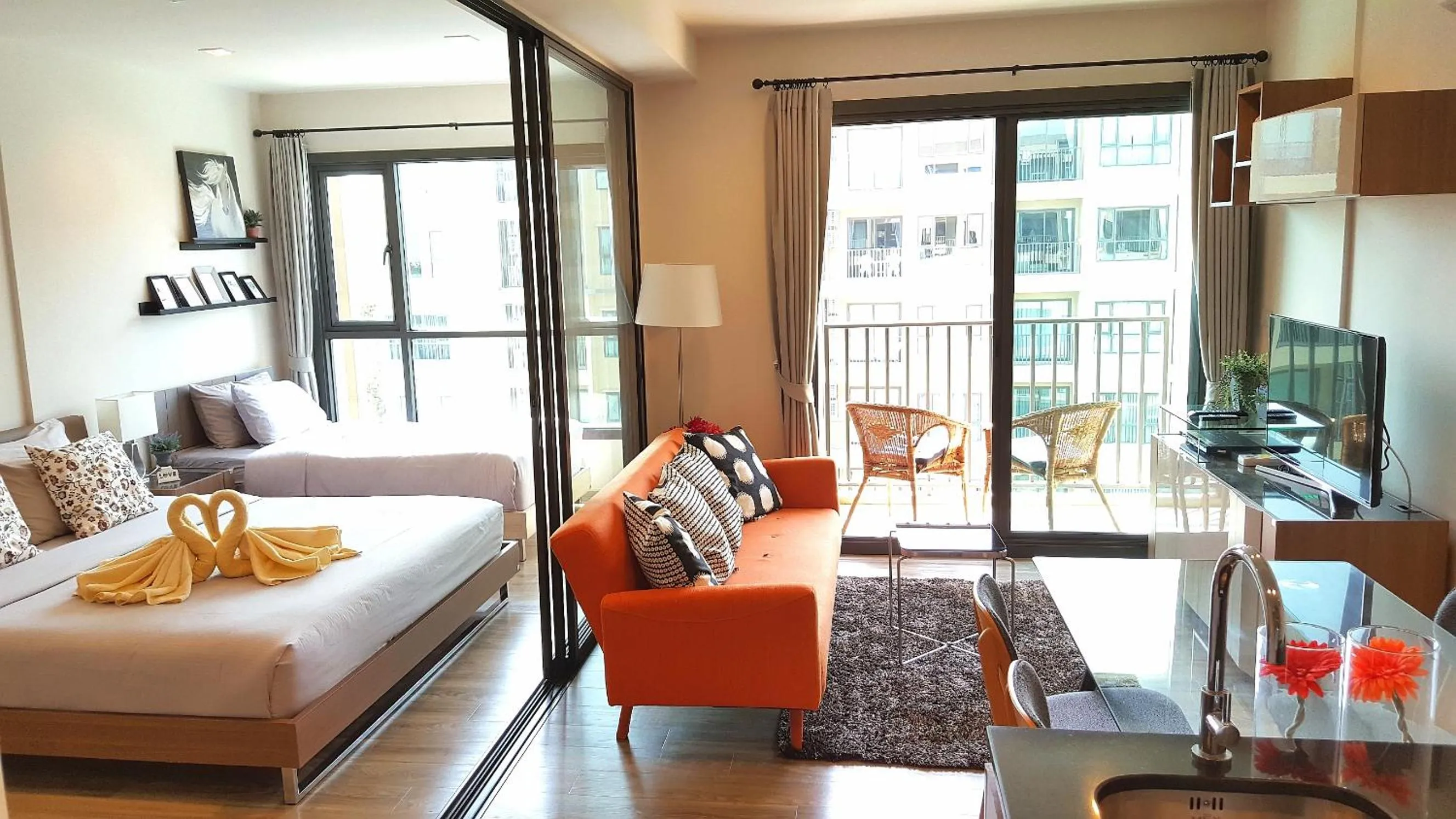 Balcony/Terrace in Rain Cha-am by Obbset