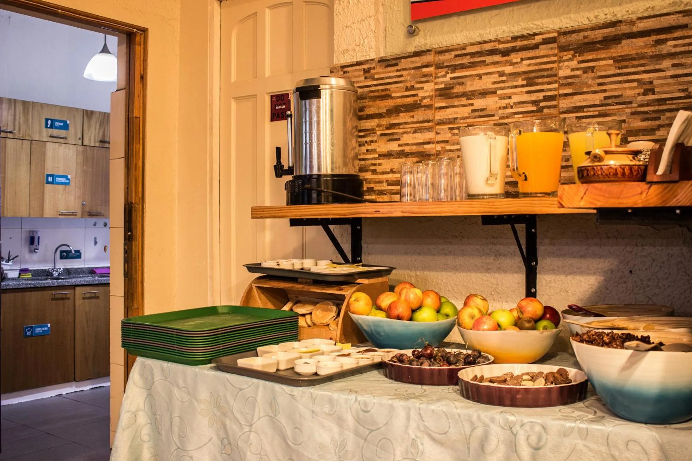 Food and drinks in Hostal Forestal