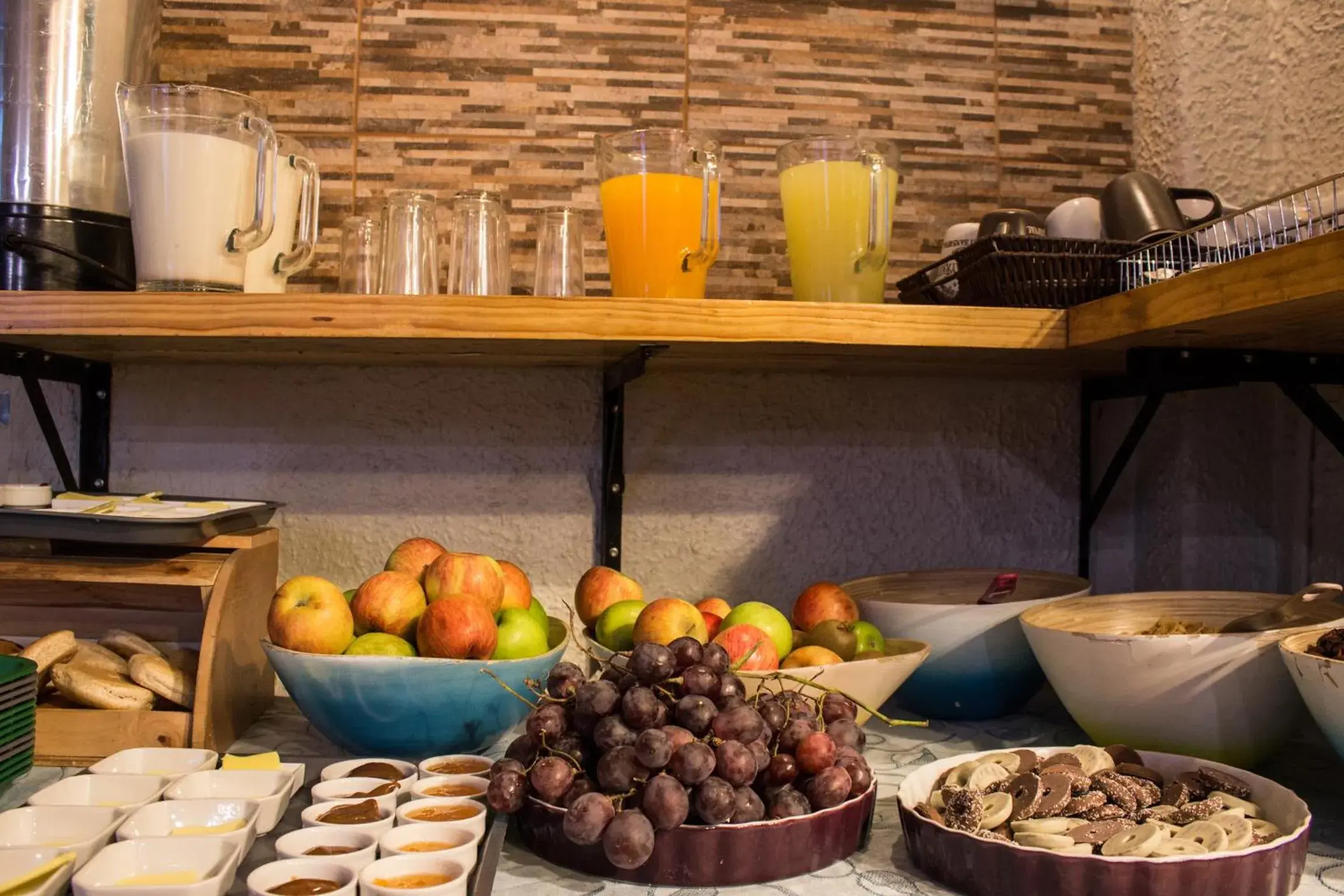 Breakfast in Hostal Forestal Breakfast in Hostal Forestal