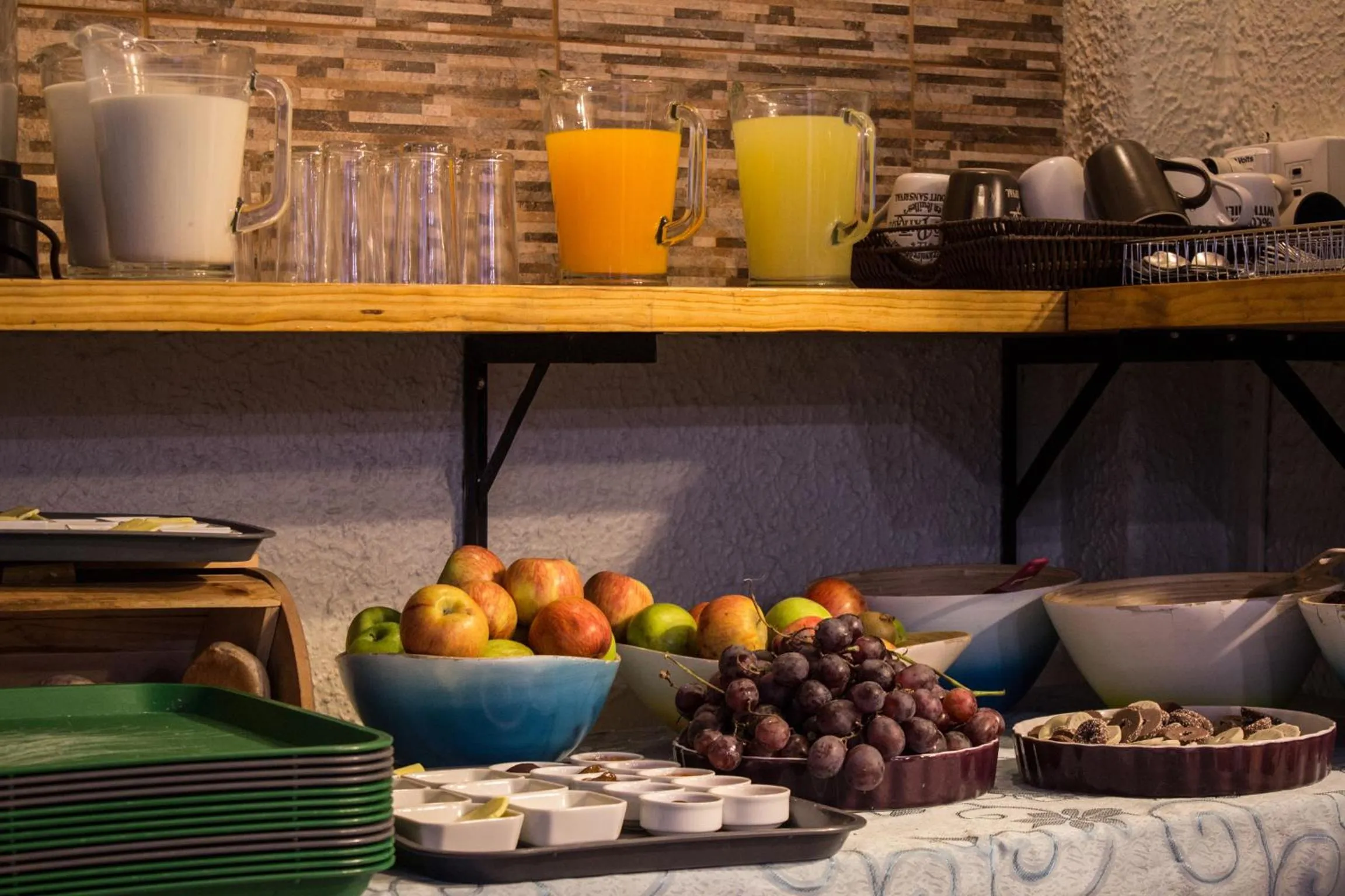 Food and drinks in Hostal Forestal