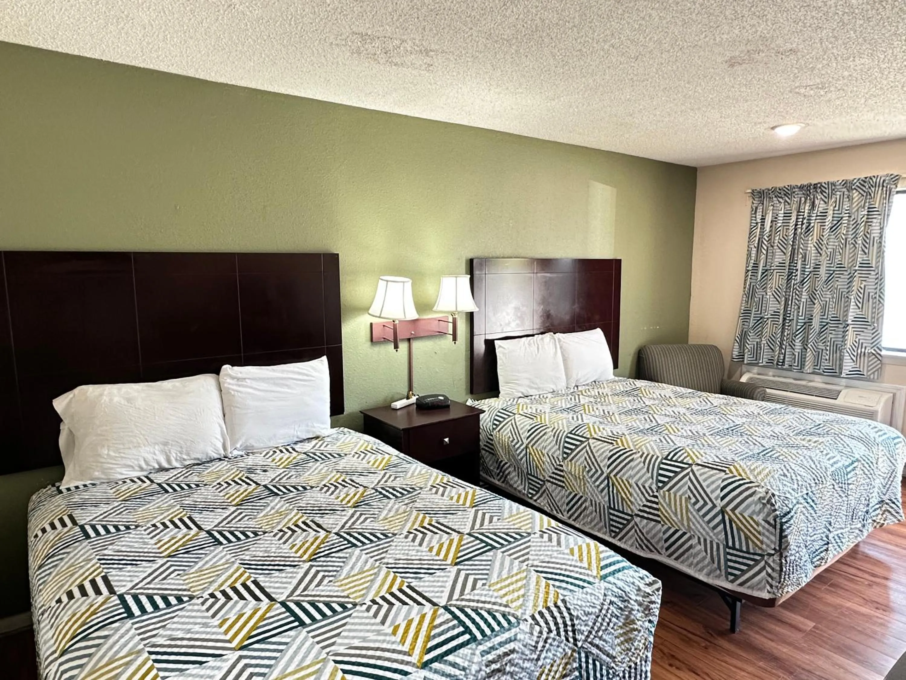 Bed in Motor Inns Of America