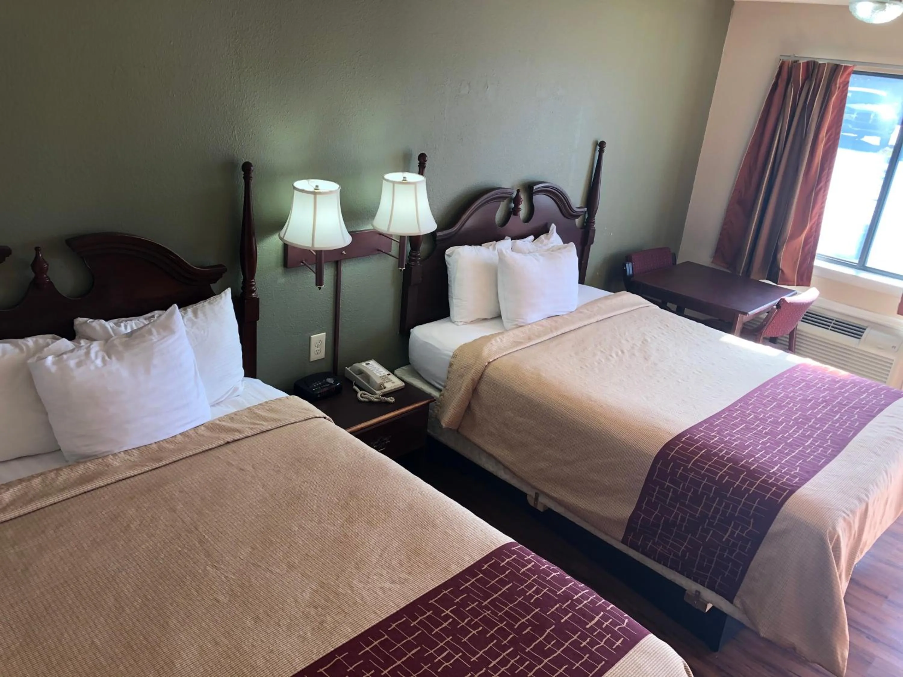 Bed in Motor Inns Of America