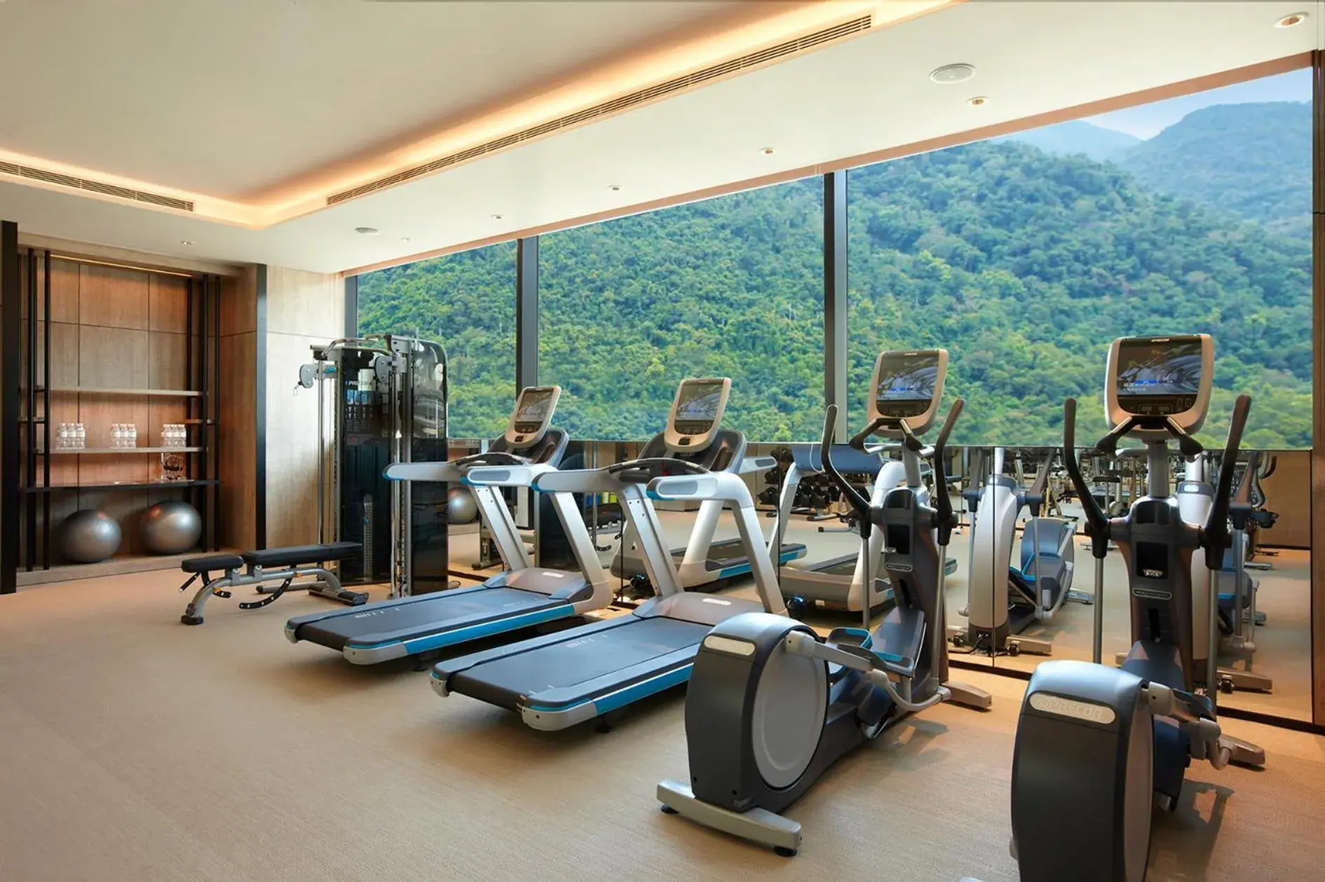 Fitness centre/facilities in MU Jiaoxi Hotel Fitness centre/facilities in MU Jiaoxi Hotel