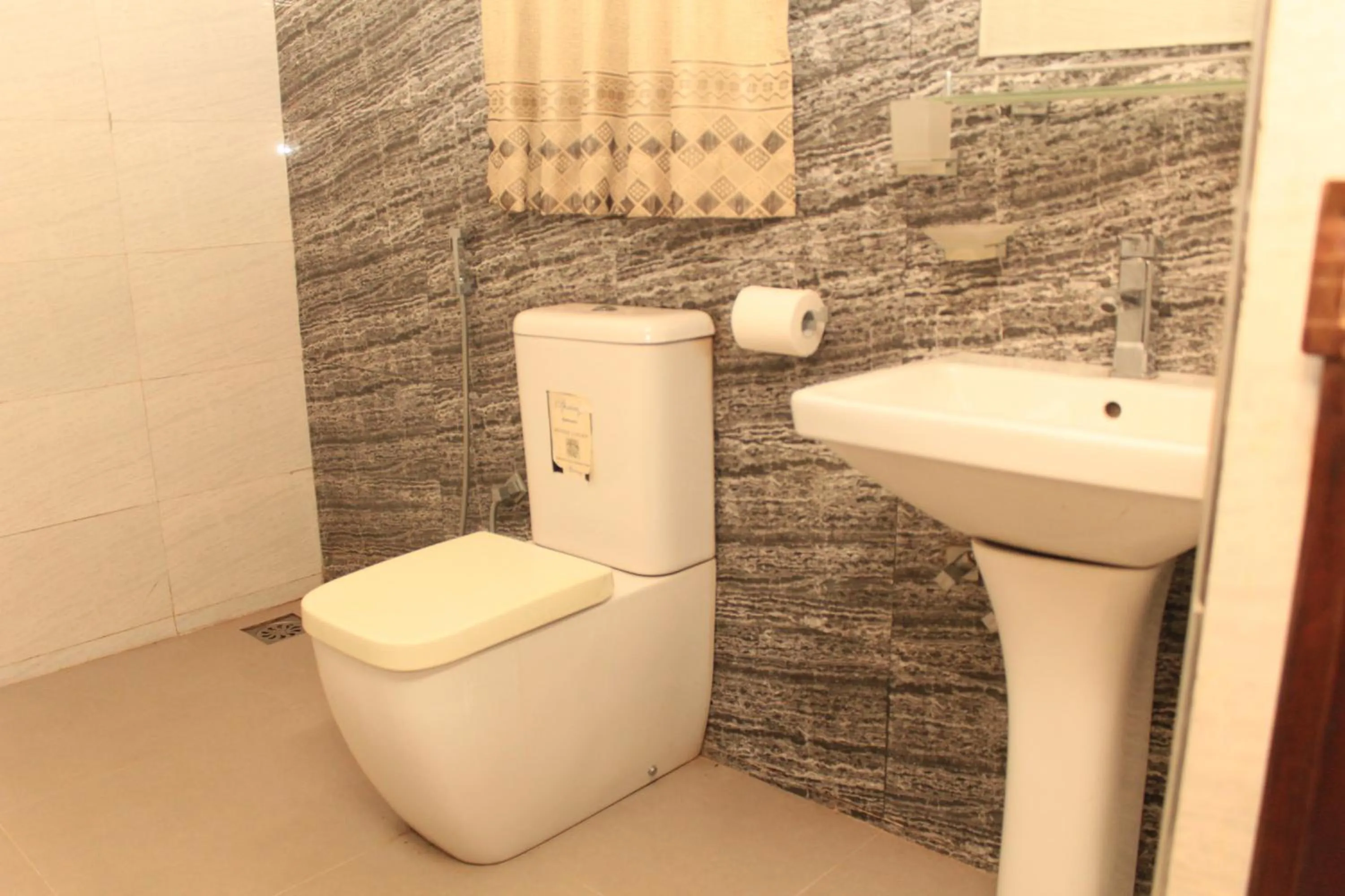 Bathroom in Serenity Sigiri Resort