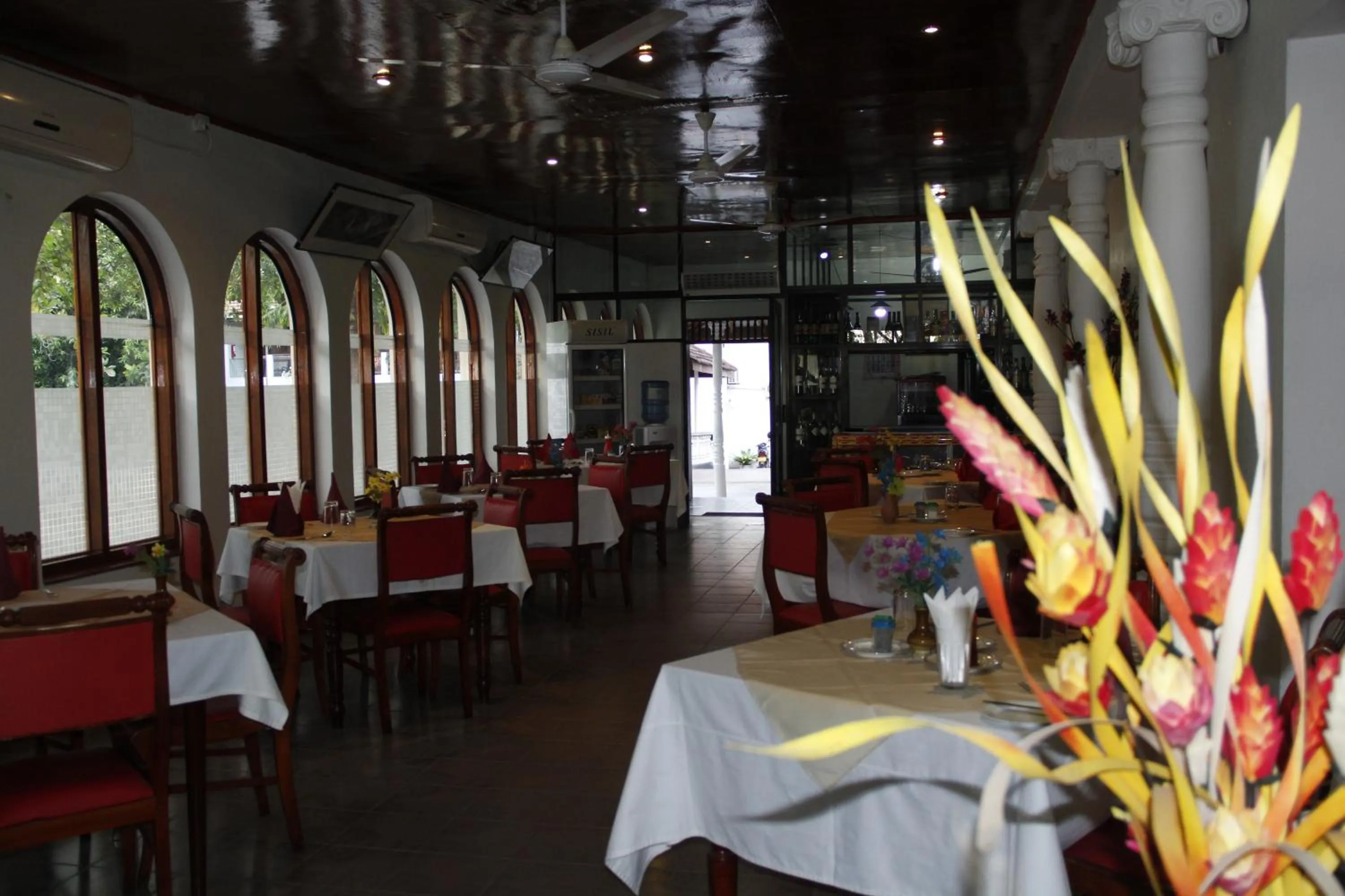 Lake Side Tourist Inn