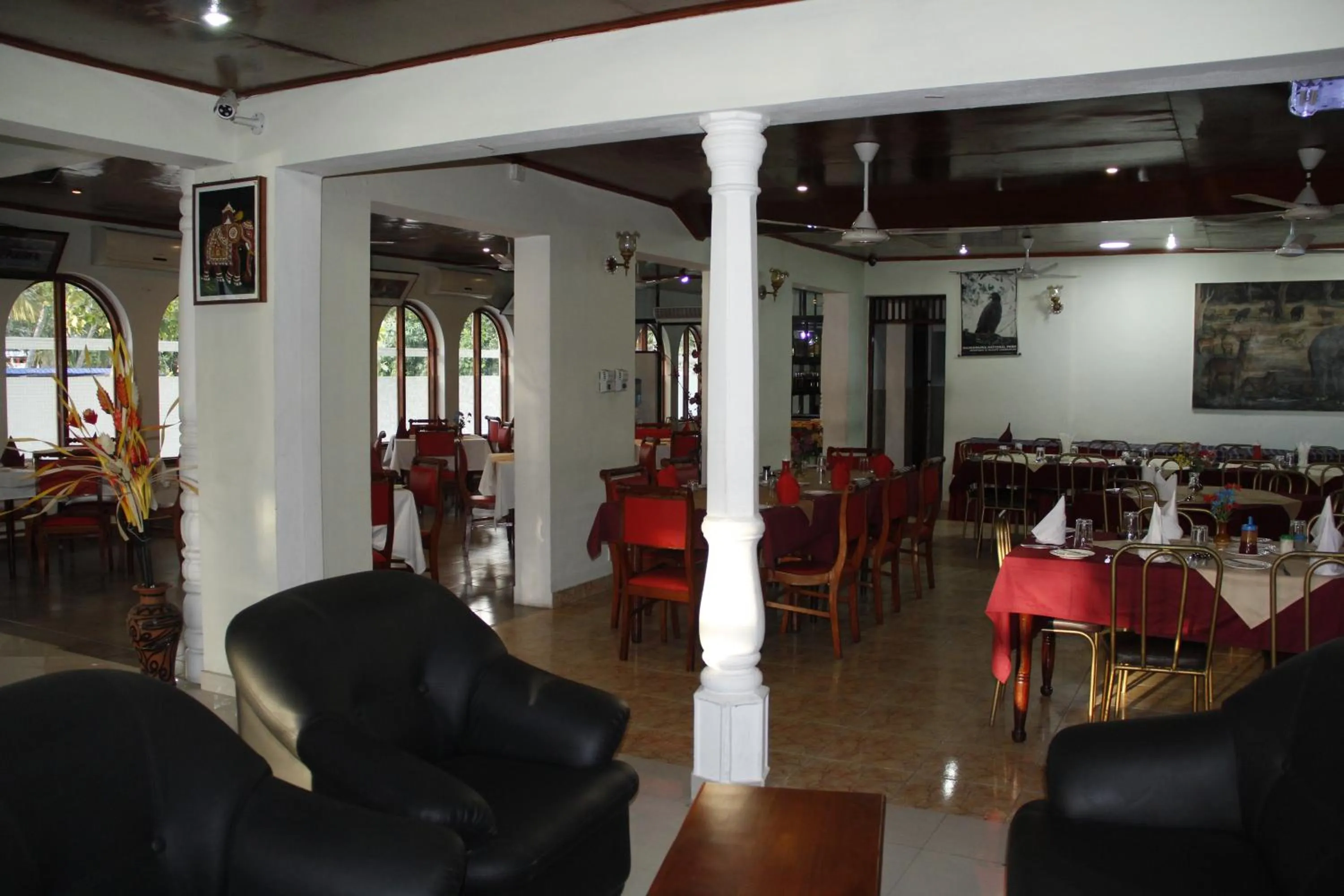 Lake Side Tourist Inn