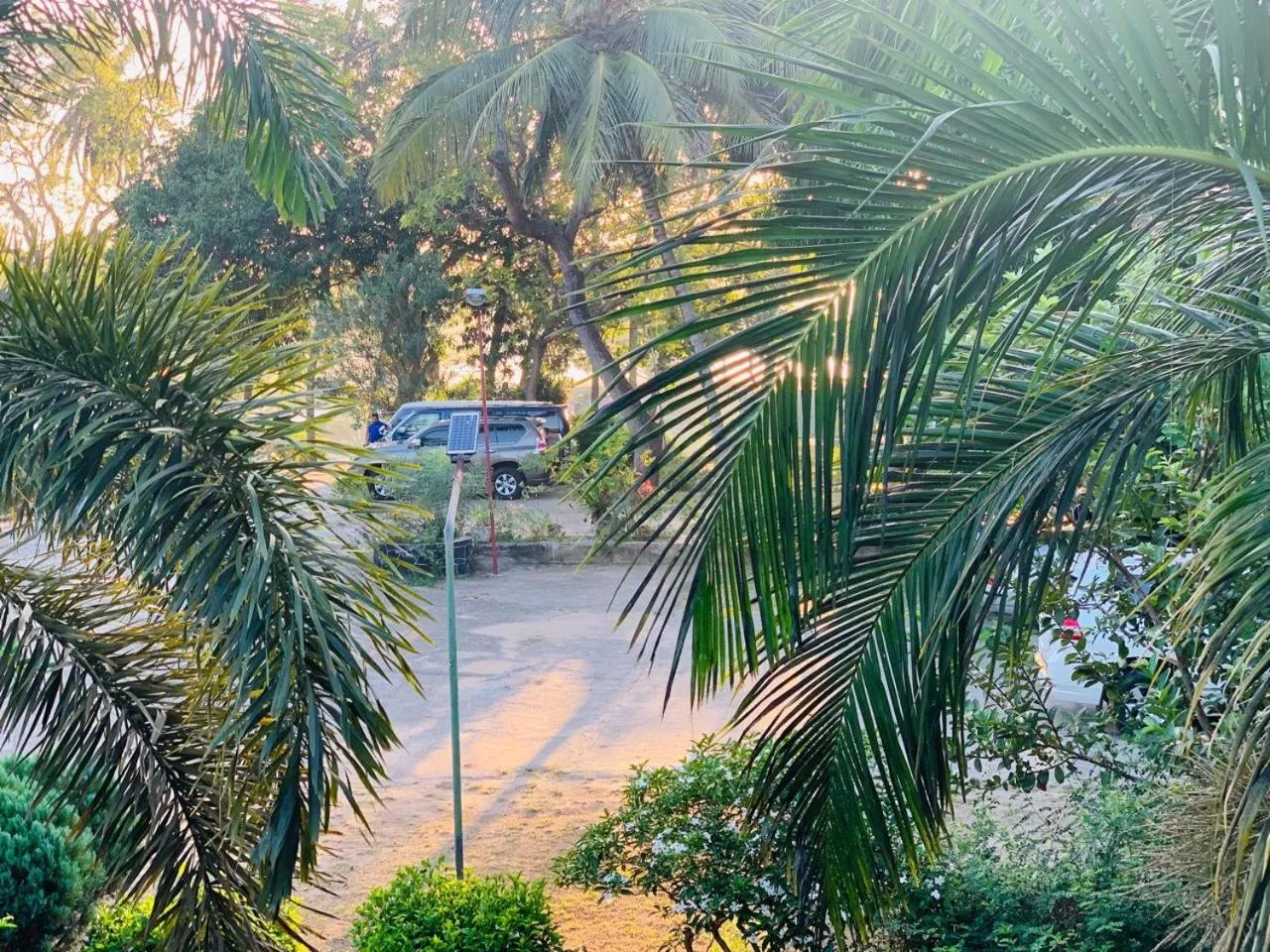 Lake Side Tourist Inn