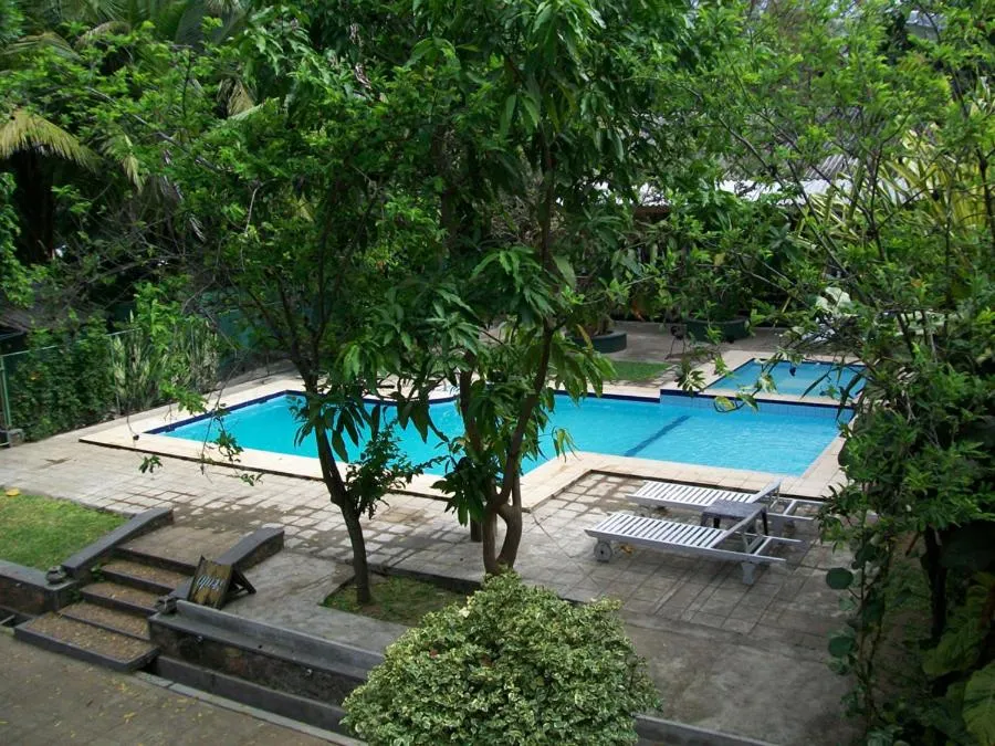 Garden in Lake Side Tourist Inn