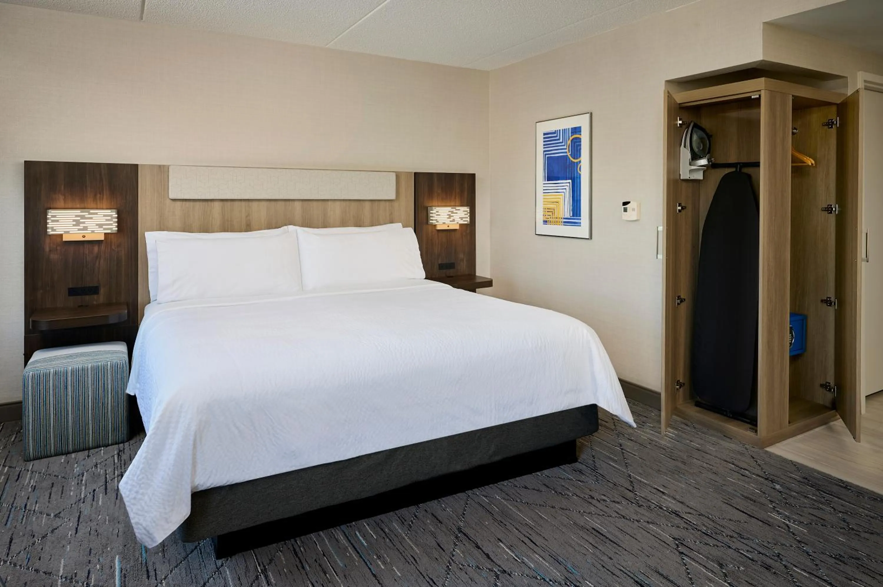 Photo of the whole room, Bed in Holiday Inn Express & Suites Kitchener Southeast by IHG