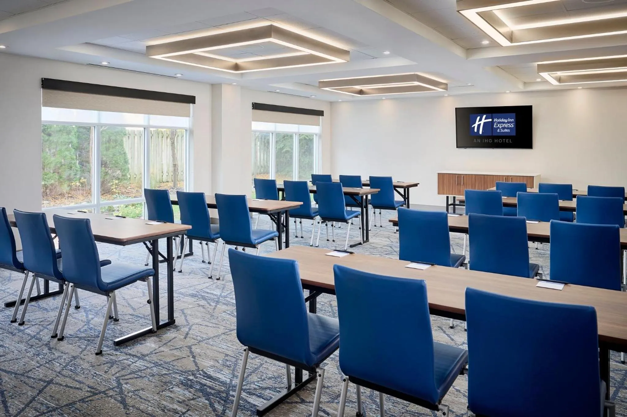 Meeting/conference room in Holiday Inn Express & Suites Kitchener Southeast by IHG
