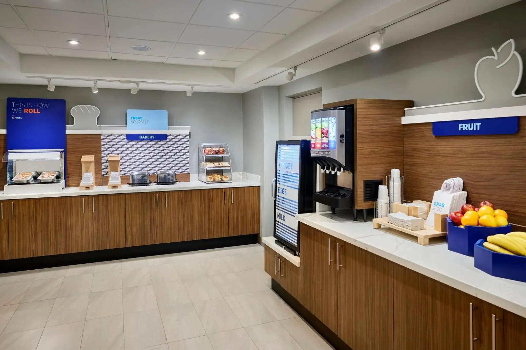 Breakfast in Holiday Inn Express & Suites Kitchener Southeast by IHG Breakfast in Holiday Inn Express & Suites Kitchener Southeast by IHG
