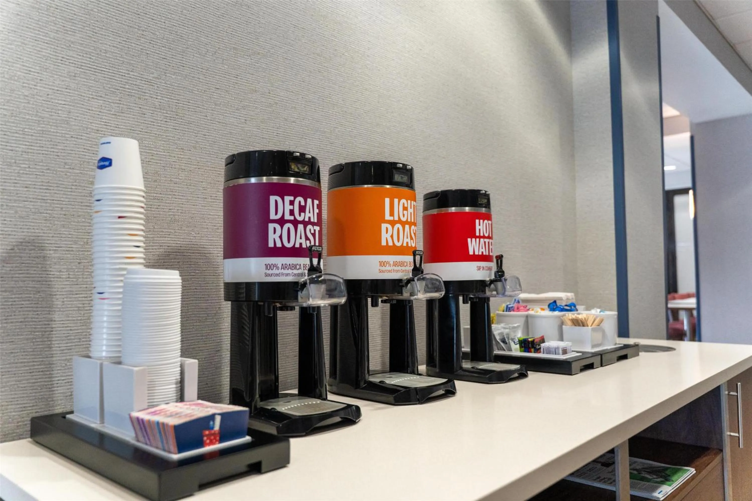 Dining area in Hampton Inn Turnersville