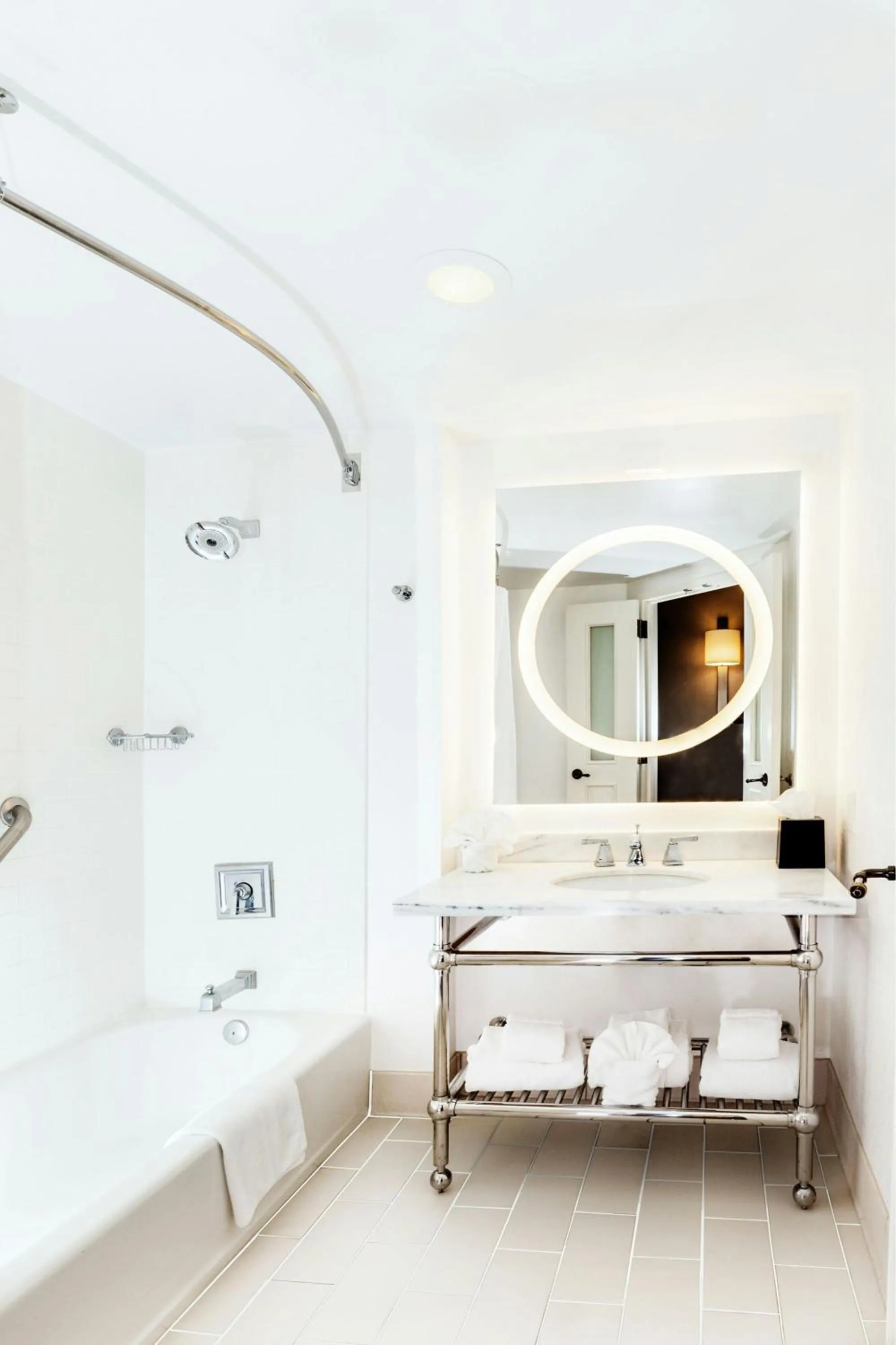 Bathroom, Bed in Sheraton Jacksonville Hotel