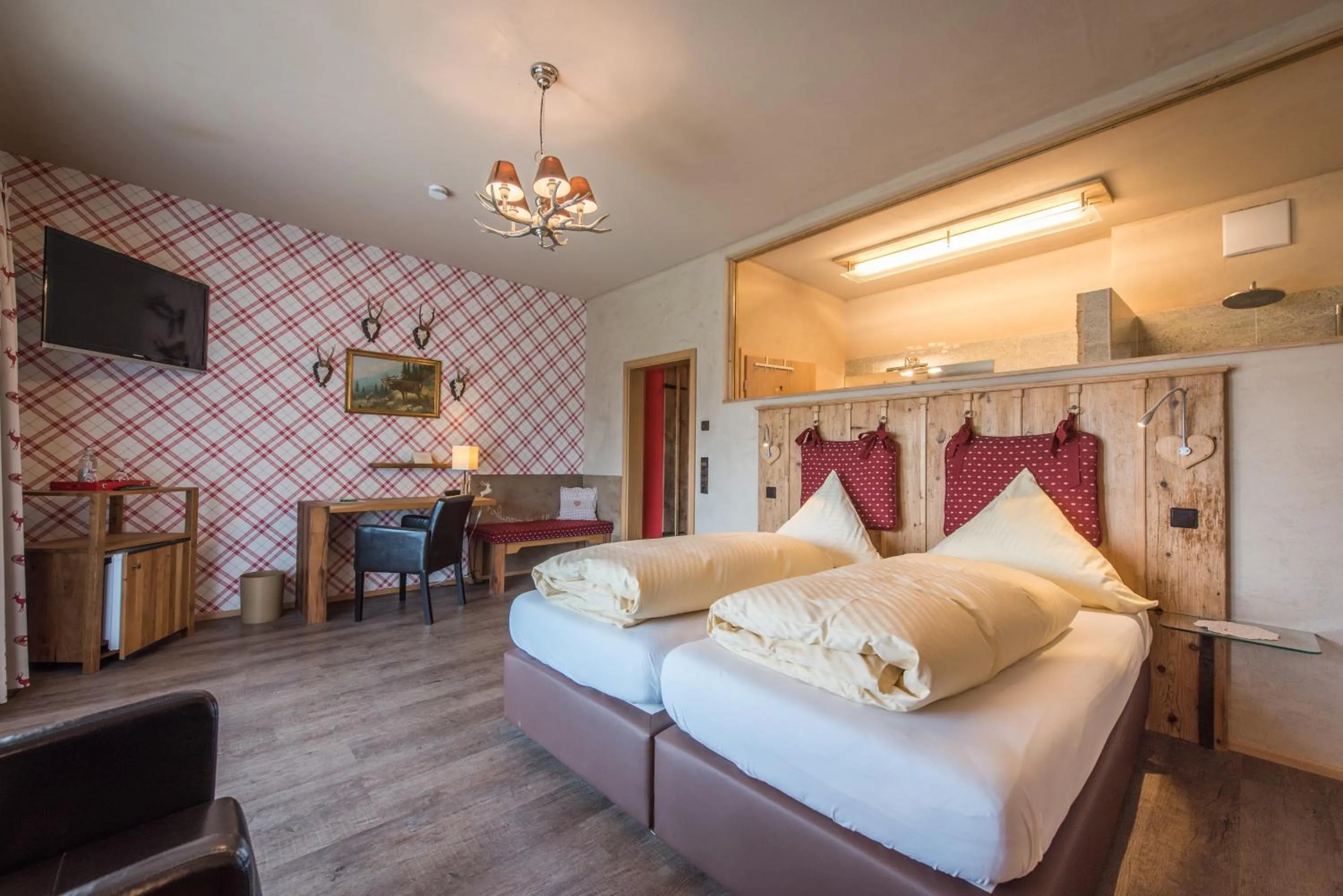 Decorative detail, Bed in Landhotel und Gasthof Hirsch Hüttenreute