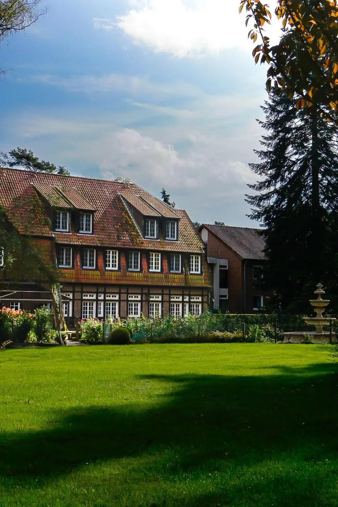 Property building in Heidehotel Waldhütte