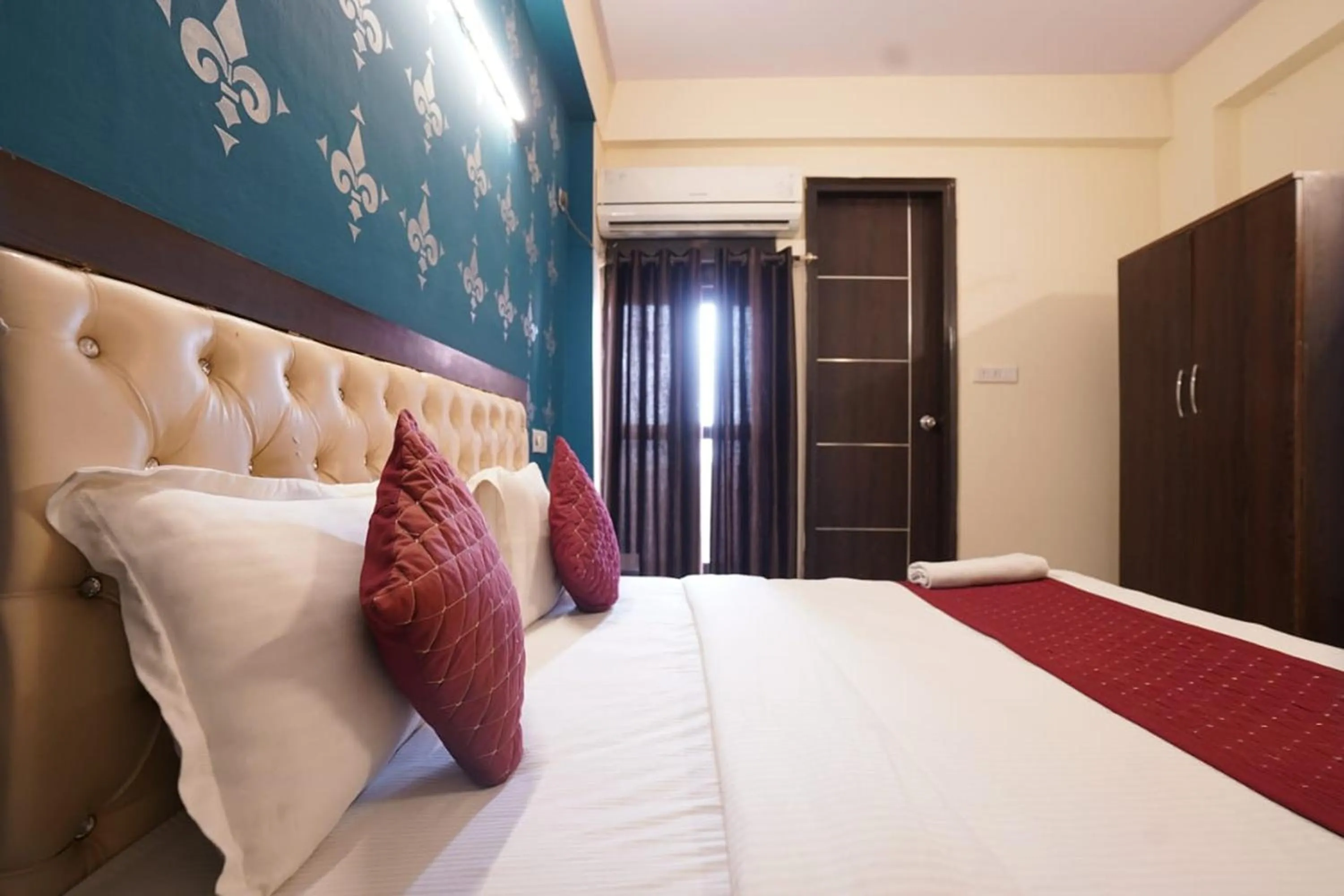 Bedroom, Bed in Hotel Tourist Palace