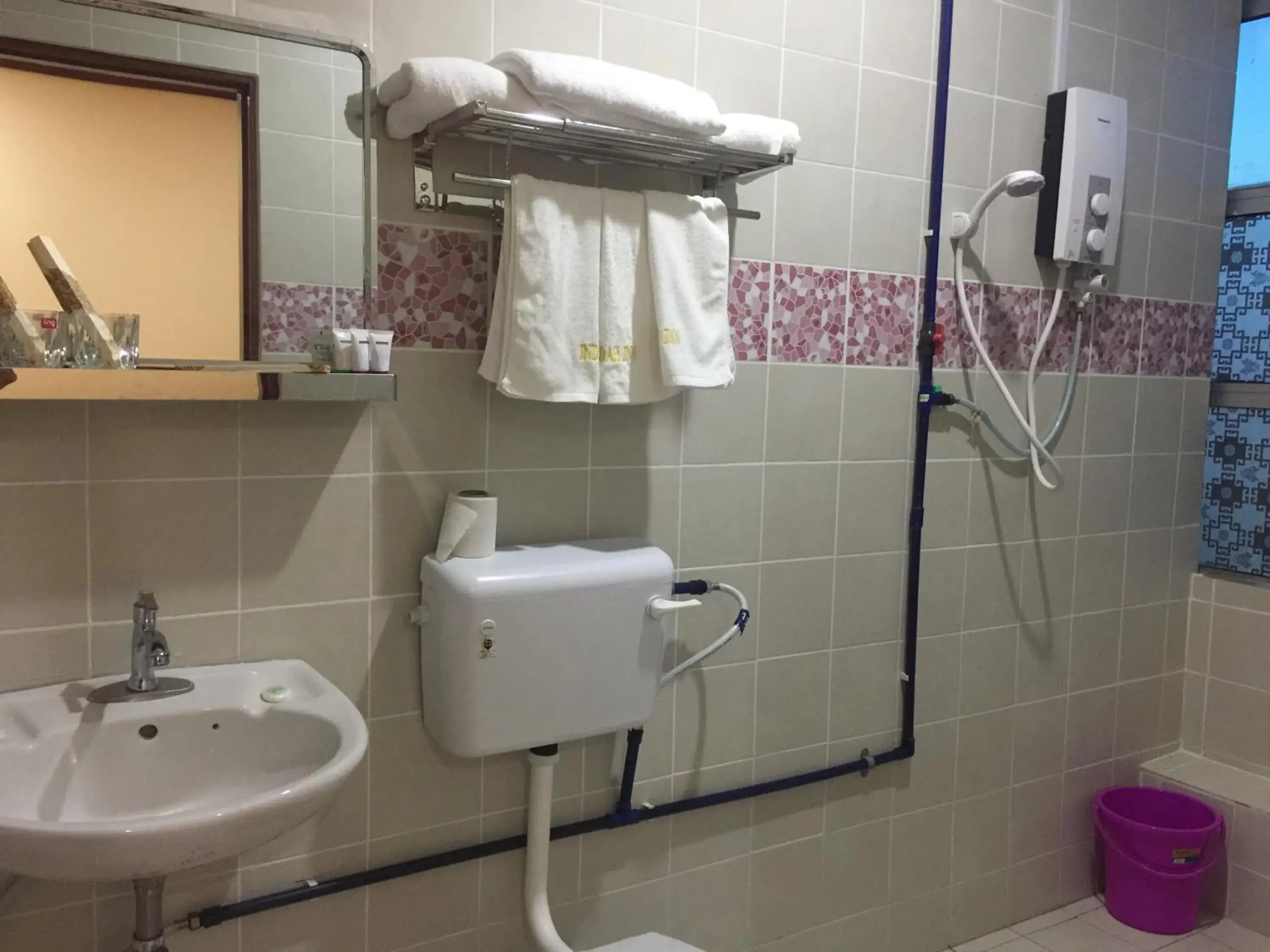 Double or Twin Room with Extra Bed in Indah Inn Double or Twin Room with Extra Bed in Indah Inn