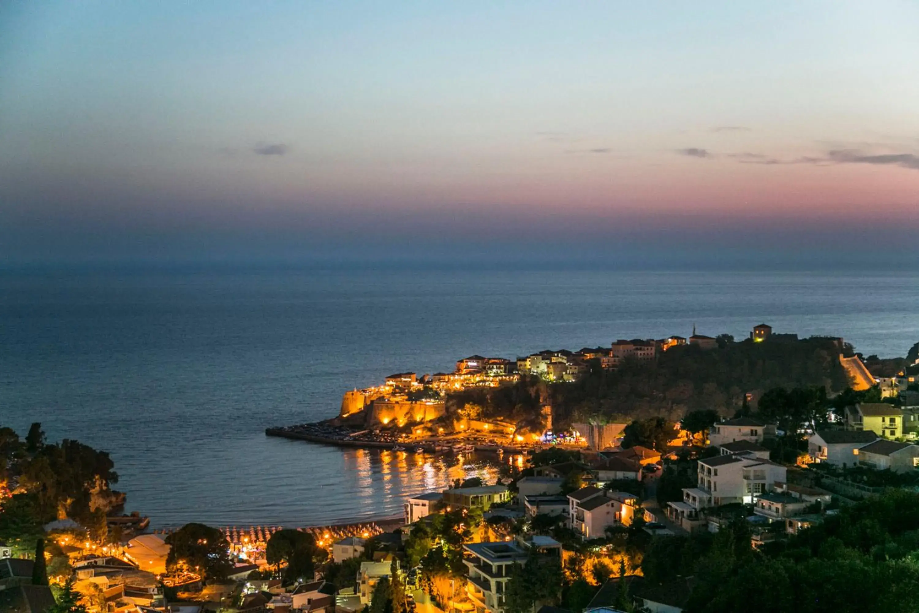 Deluxe Suite with Sea View in Hotel Ulliri & SPA Deluxe Suite with Sea View in Hotel Ulliri & SPA