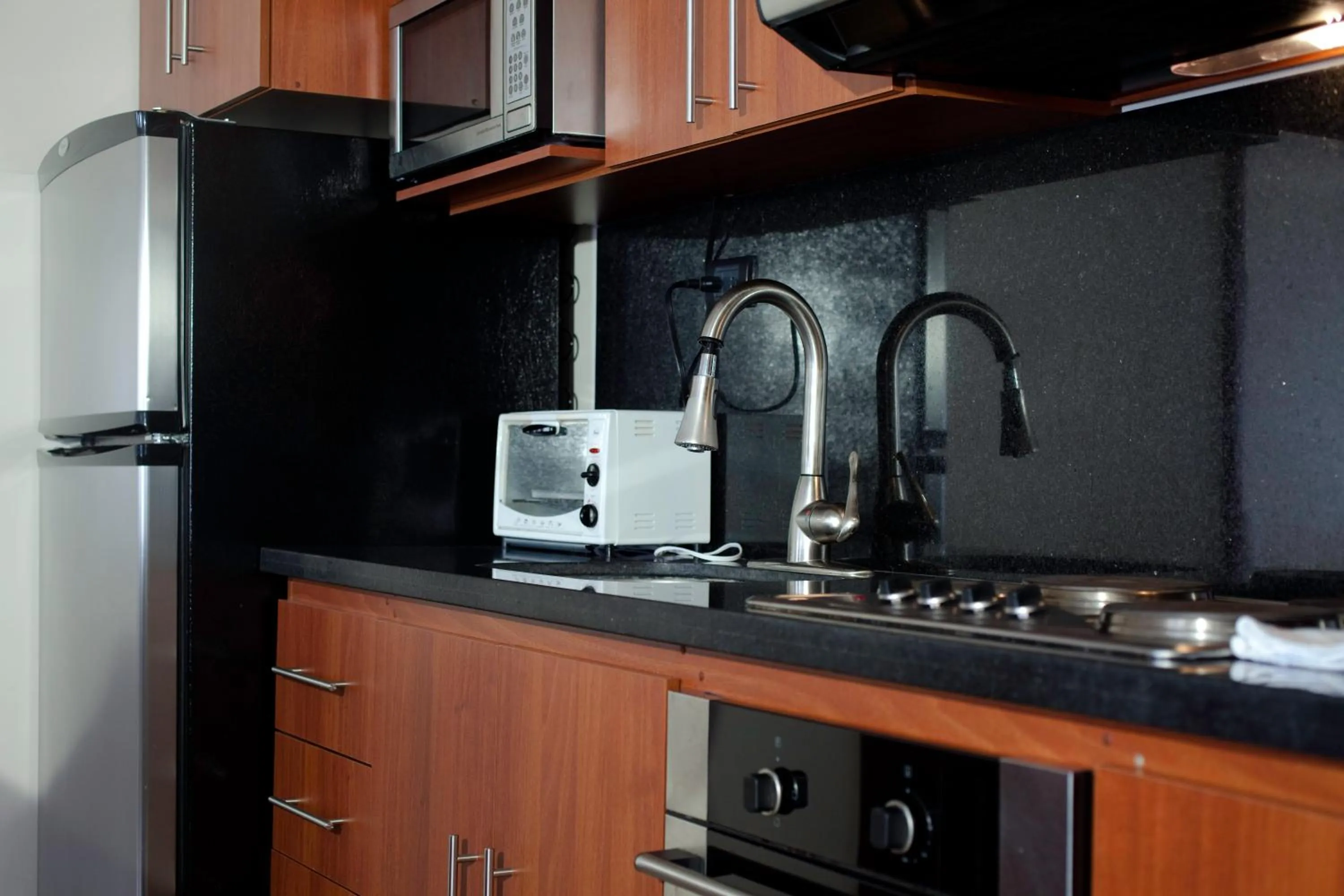 Kitchen or kitchenette in Travelers Fontana Plaza