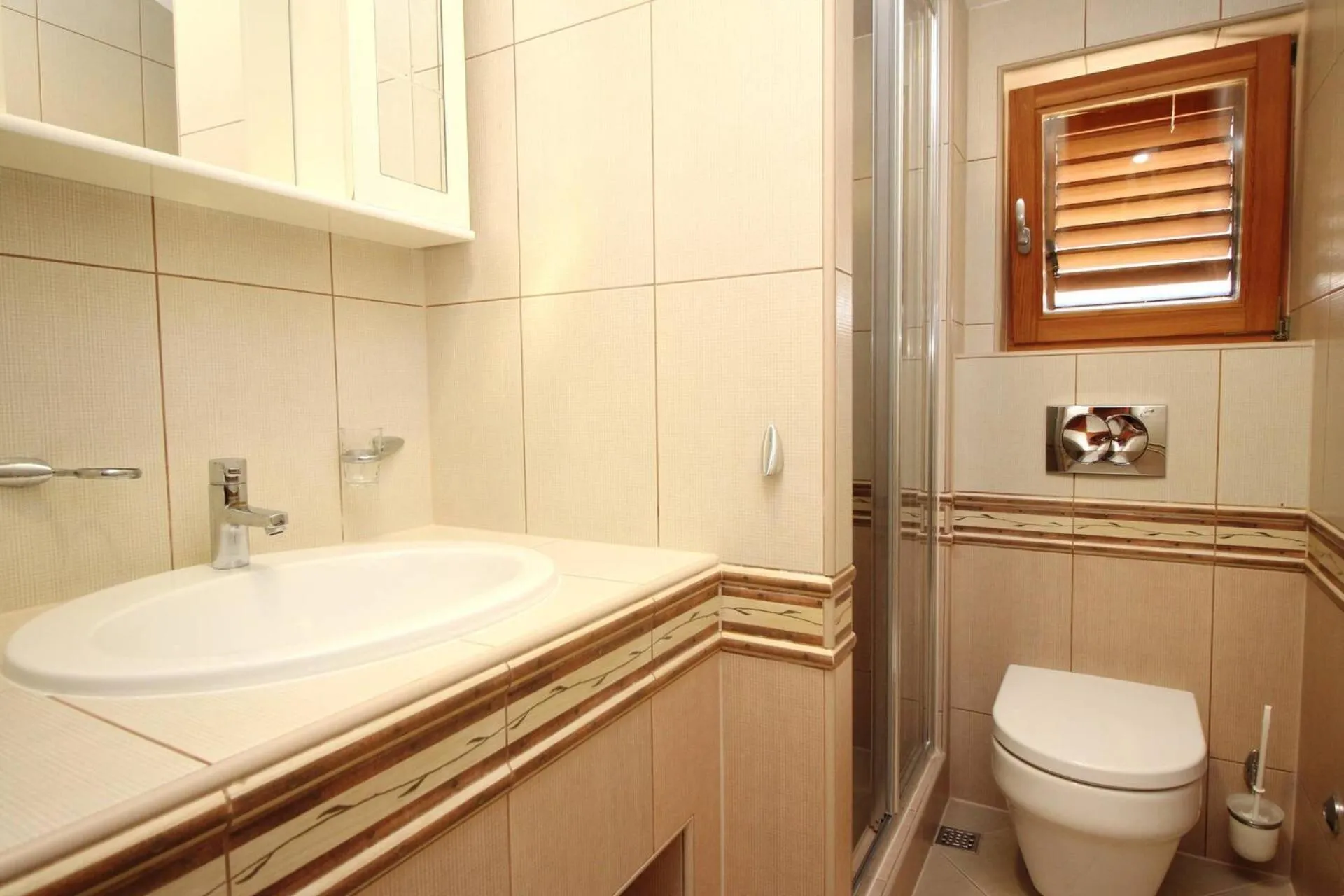 Toilet in Apartments Mrkus