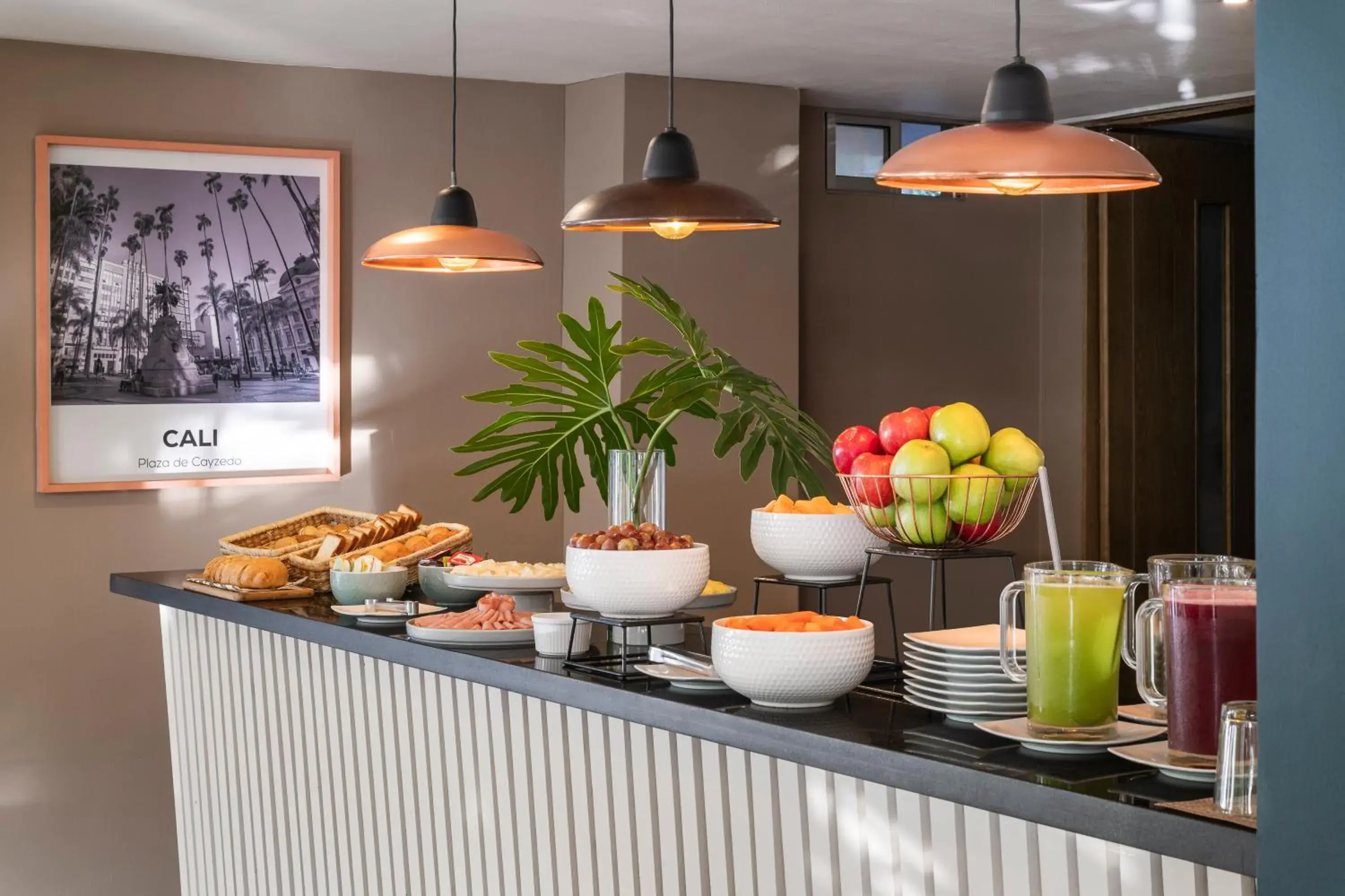 Breakfast in Hotel MS Chipichape Plus Breakfast in Hotel MS Chipichape Plus